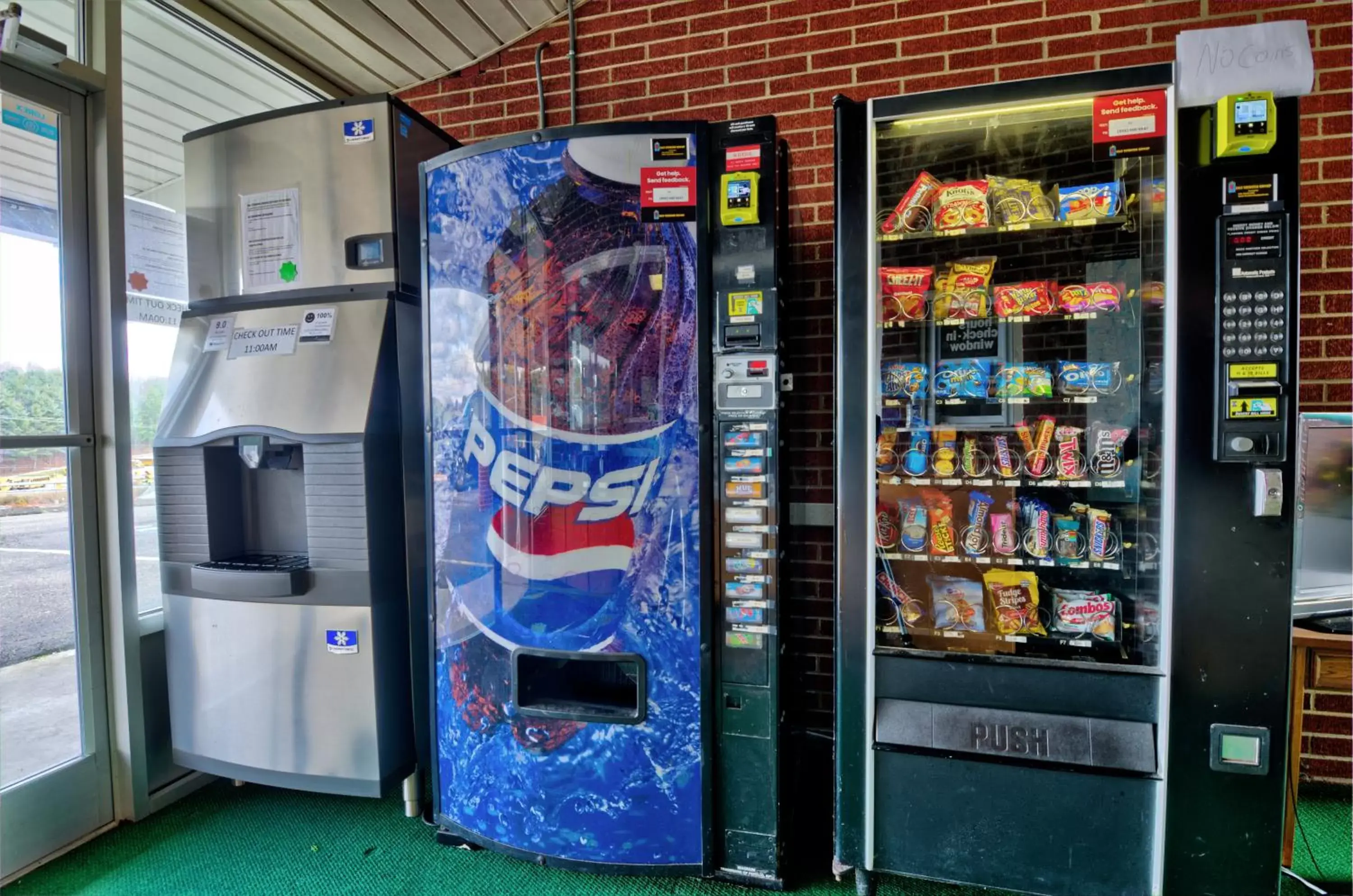 vending machine, Supermarket/Shops in Knob Hill Motor Lodge