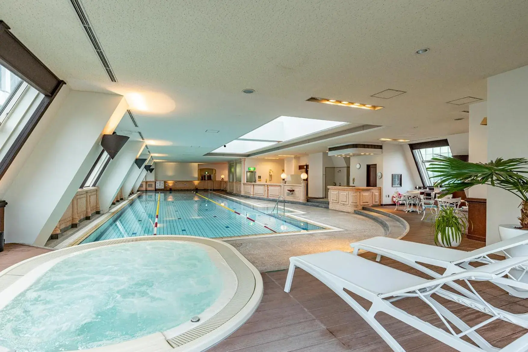 Pool view, Swimming Pool in Hotel Allamanda Aoyama Tokyo