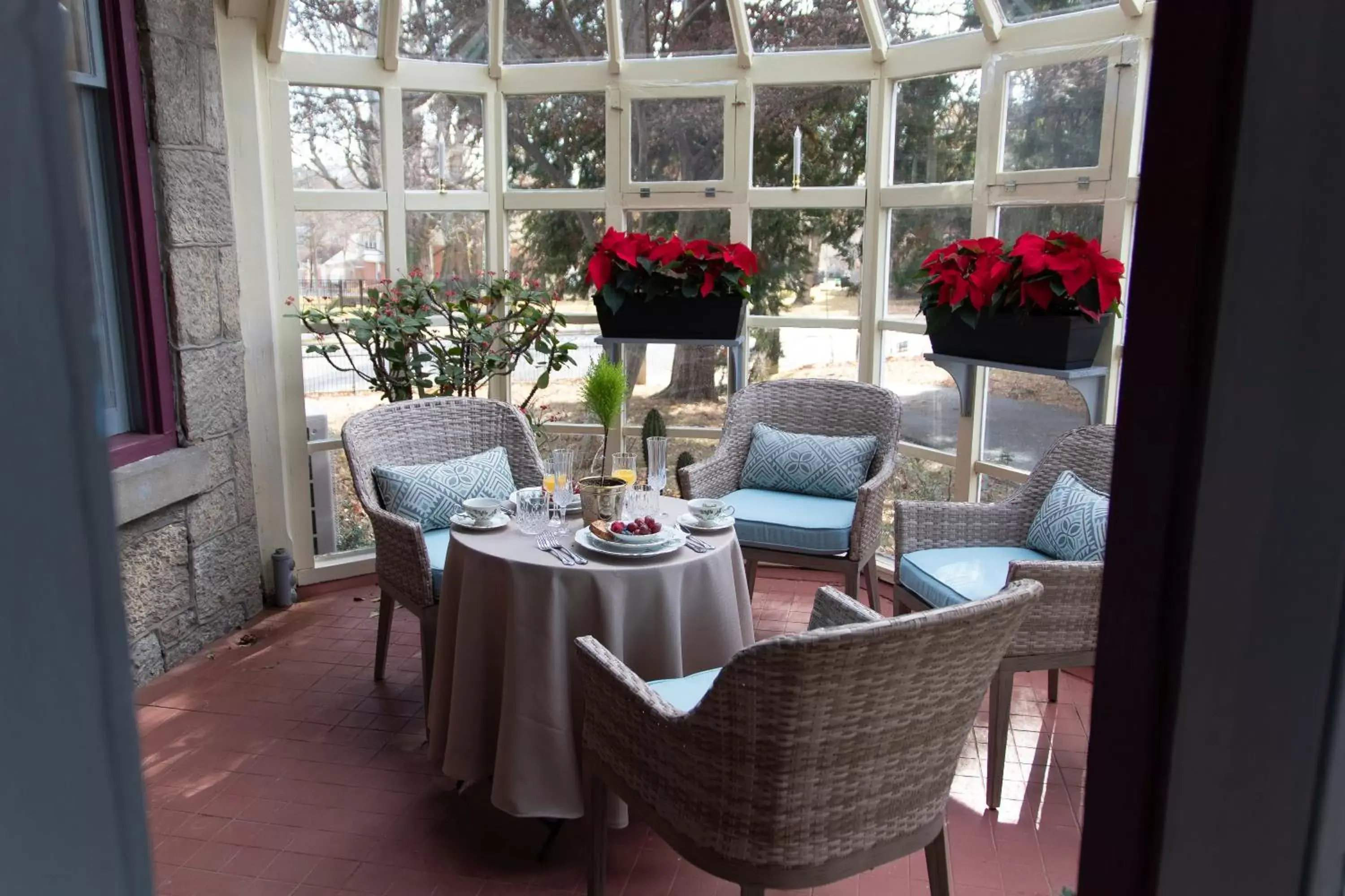 Seating area, Restaurant/Places to Eat in Gifford-Risley House Bed and Breakfast