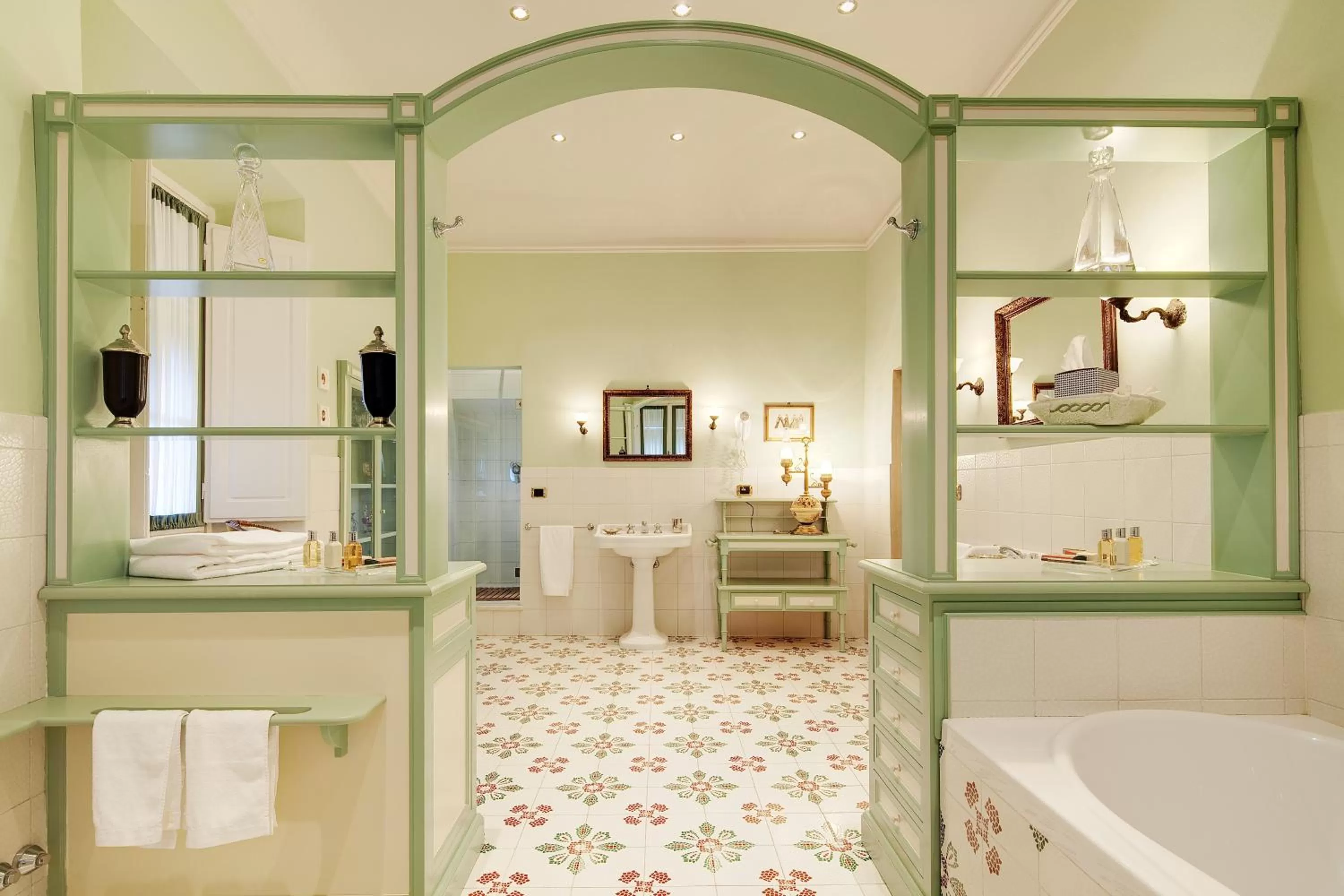 Bathroom, Bed in Villa Il Sasso - Dimora d'Epoca