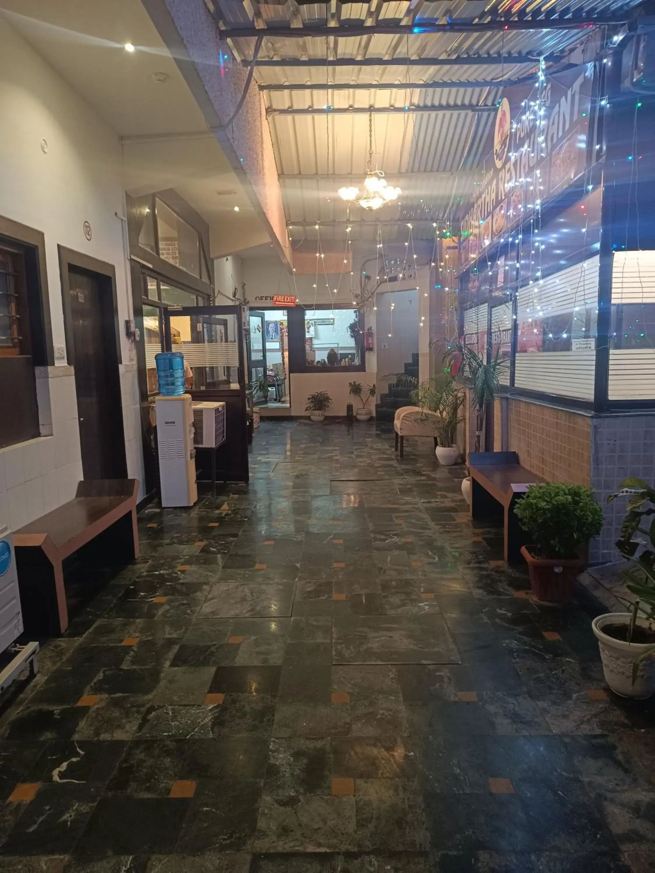 Property building, Lobby/Reception in HOTEL SIDHARTHA (600 meters from Taj Mahal)