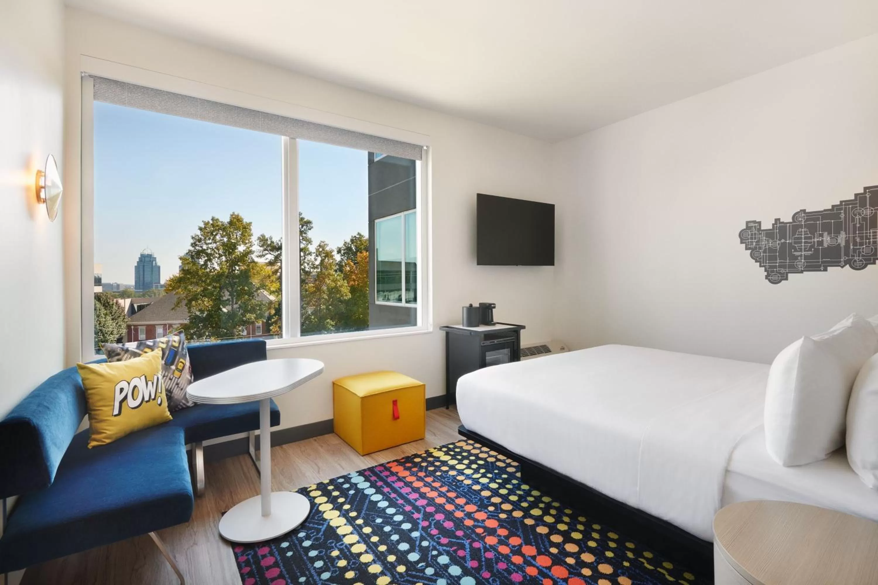 King Room with Roll-in Shower - Mobility Accessible in Aloft Atlanta Perimeter Center