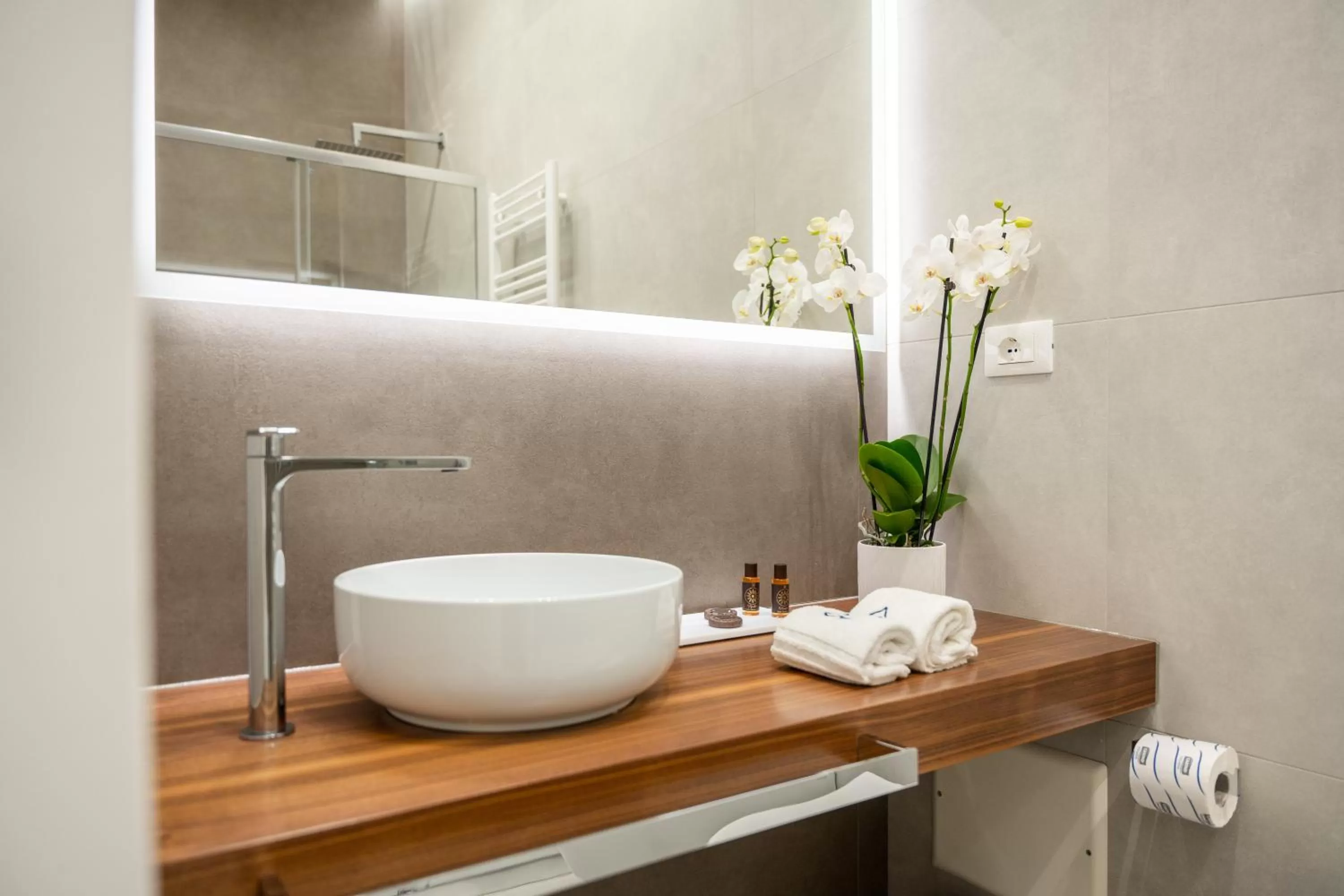 Bathroom in Daline Holiday Rooms