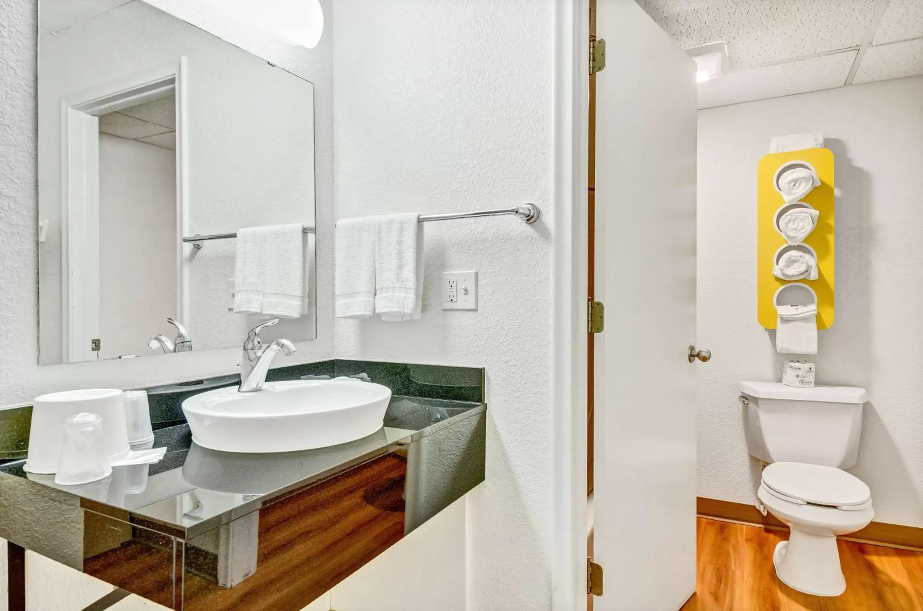 Toilet, Bathroom in Motel 6-Big Springs, NE