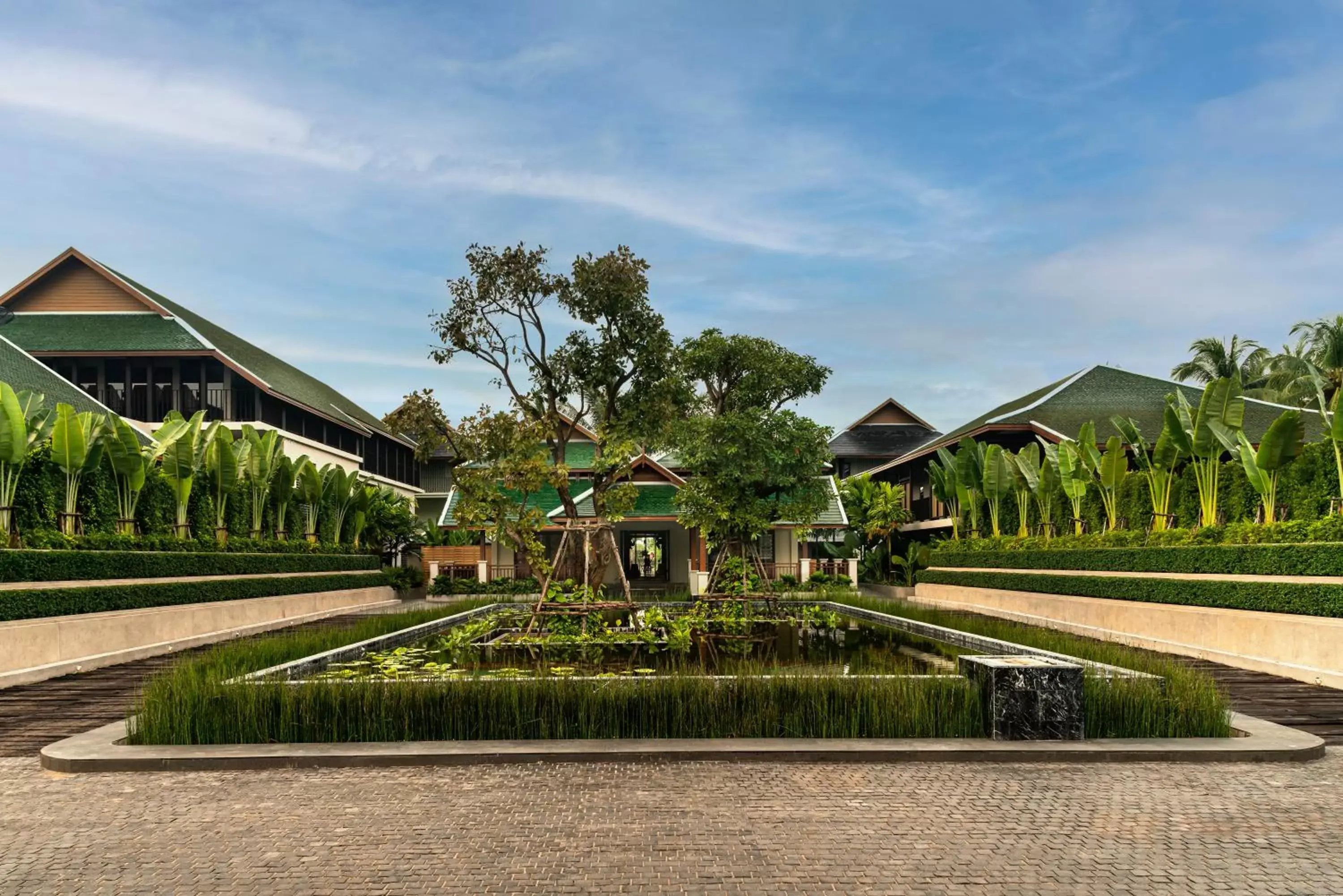 Facade/entrance in Grand Mercure Khao Lak Bangsak