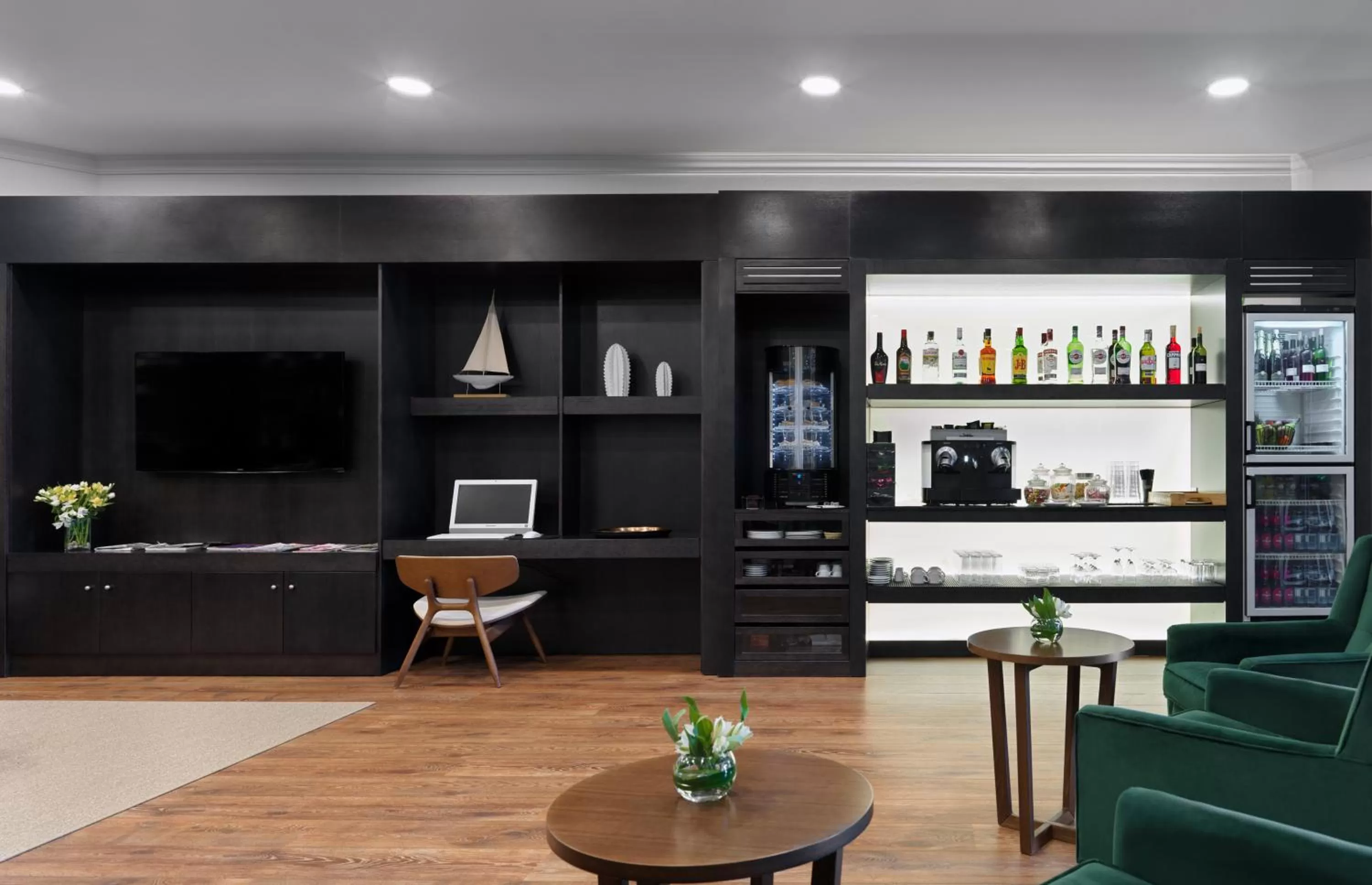 Lounge or bar in H10 Playa Esmeralda - Adults Only