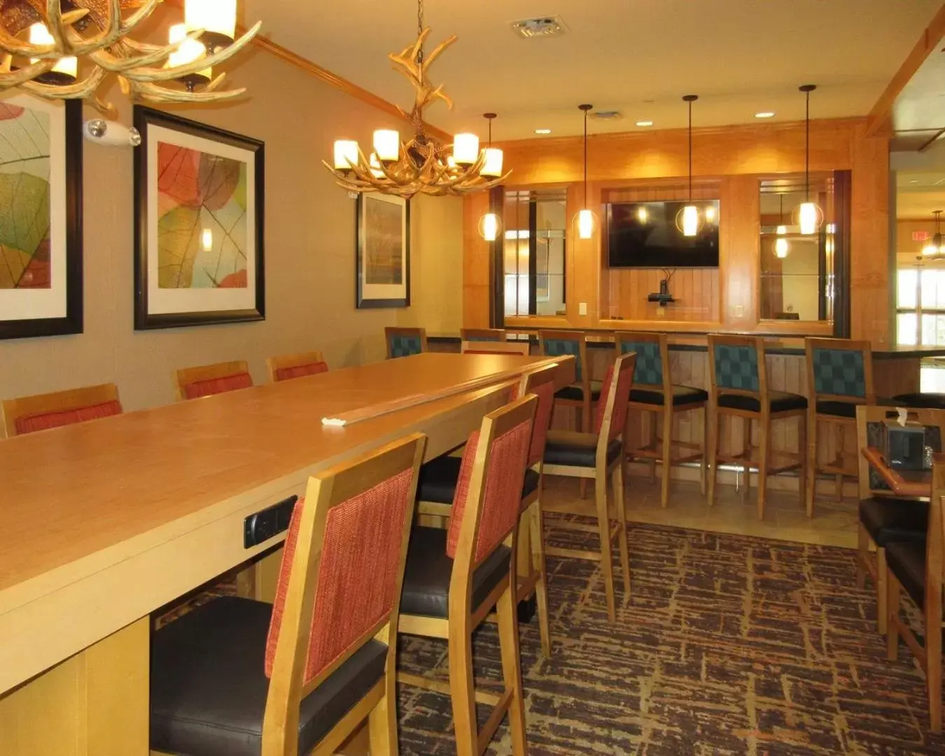 Restaurant/places to eat in MainStay Suites Sidney - Medical Center
