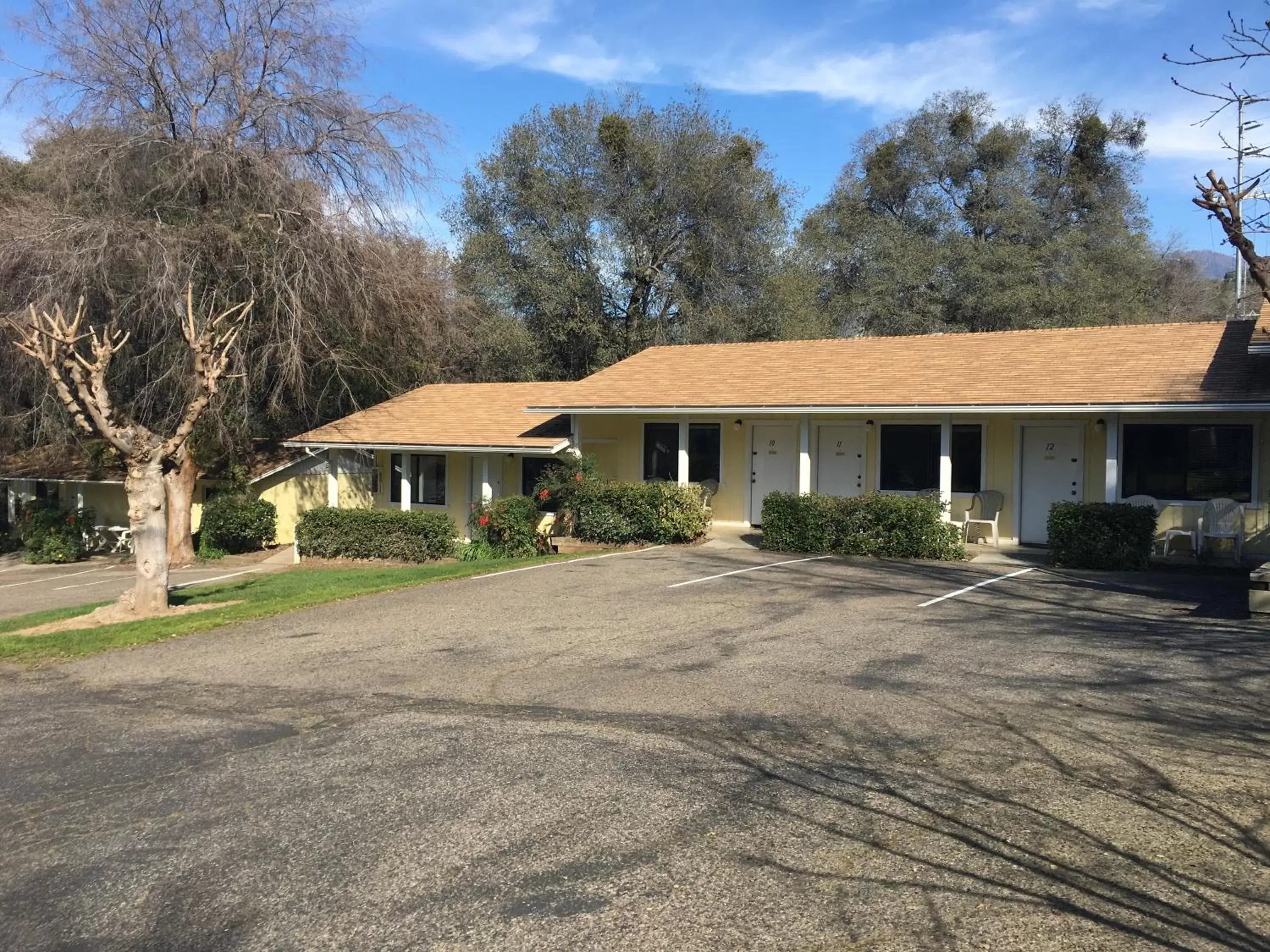 Property Building in Lazy J Ranch Motel