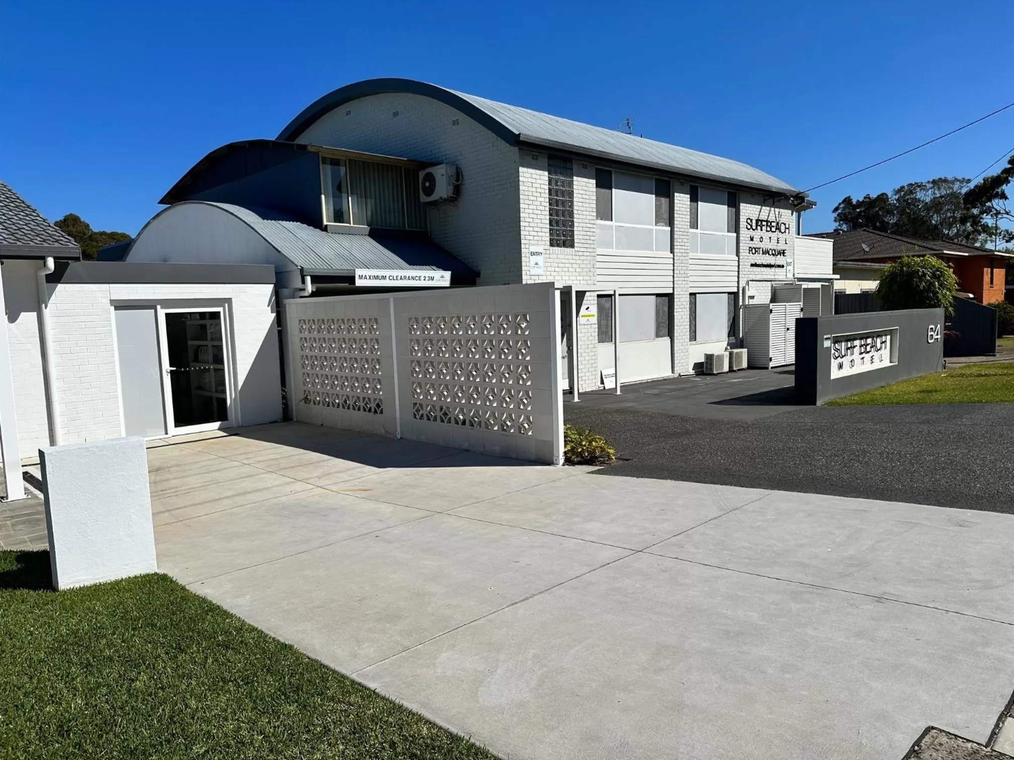 Property building in Surf Beach Motel Port
