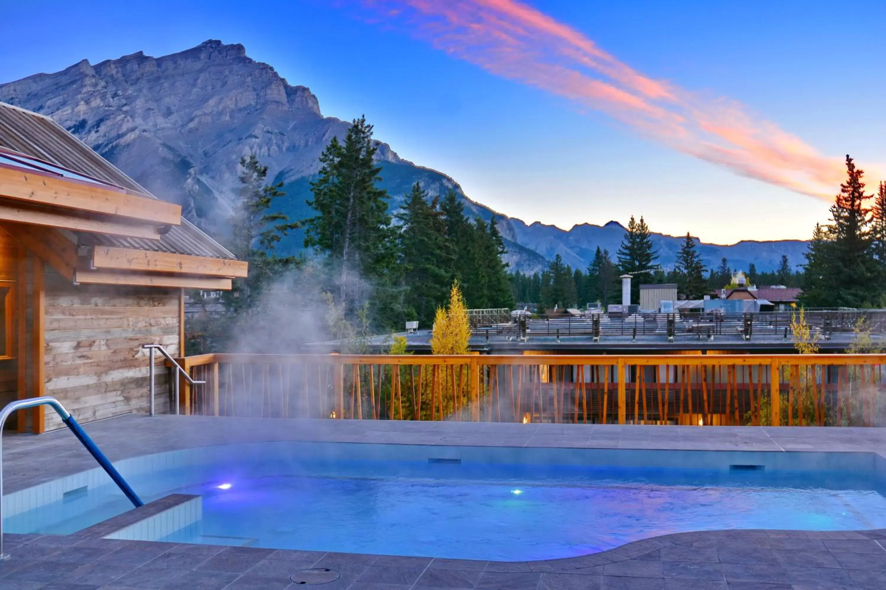 Hot Tub, Swimming Pool in Moose Hotel and Suites