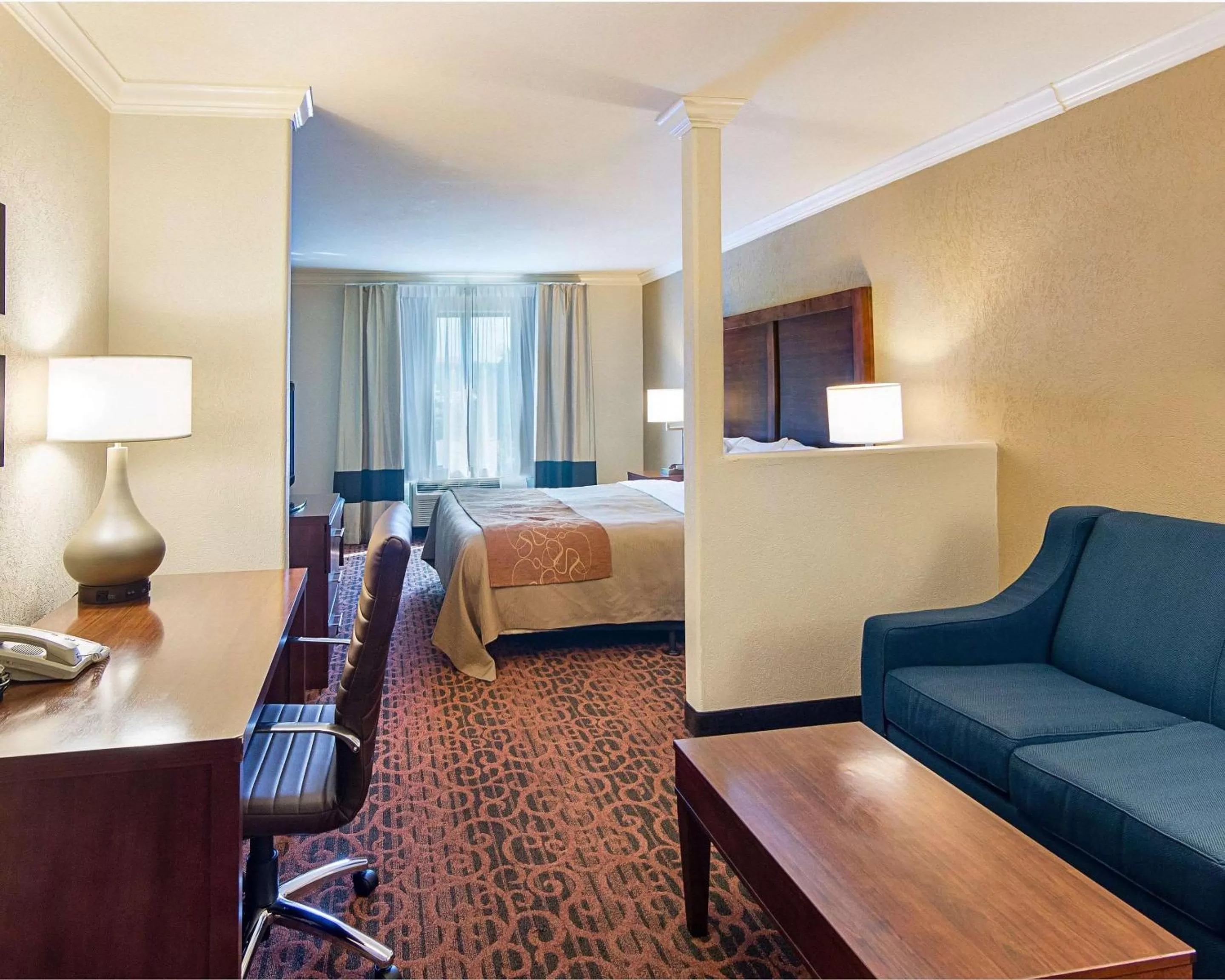 Business King Suite - Non-Smoking in Comfort Inn & Suites Houston West-Katy