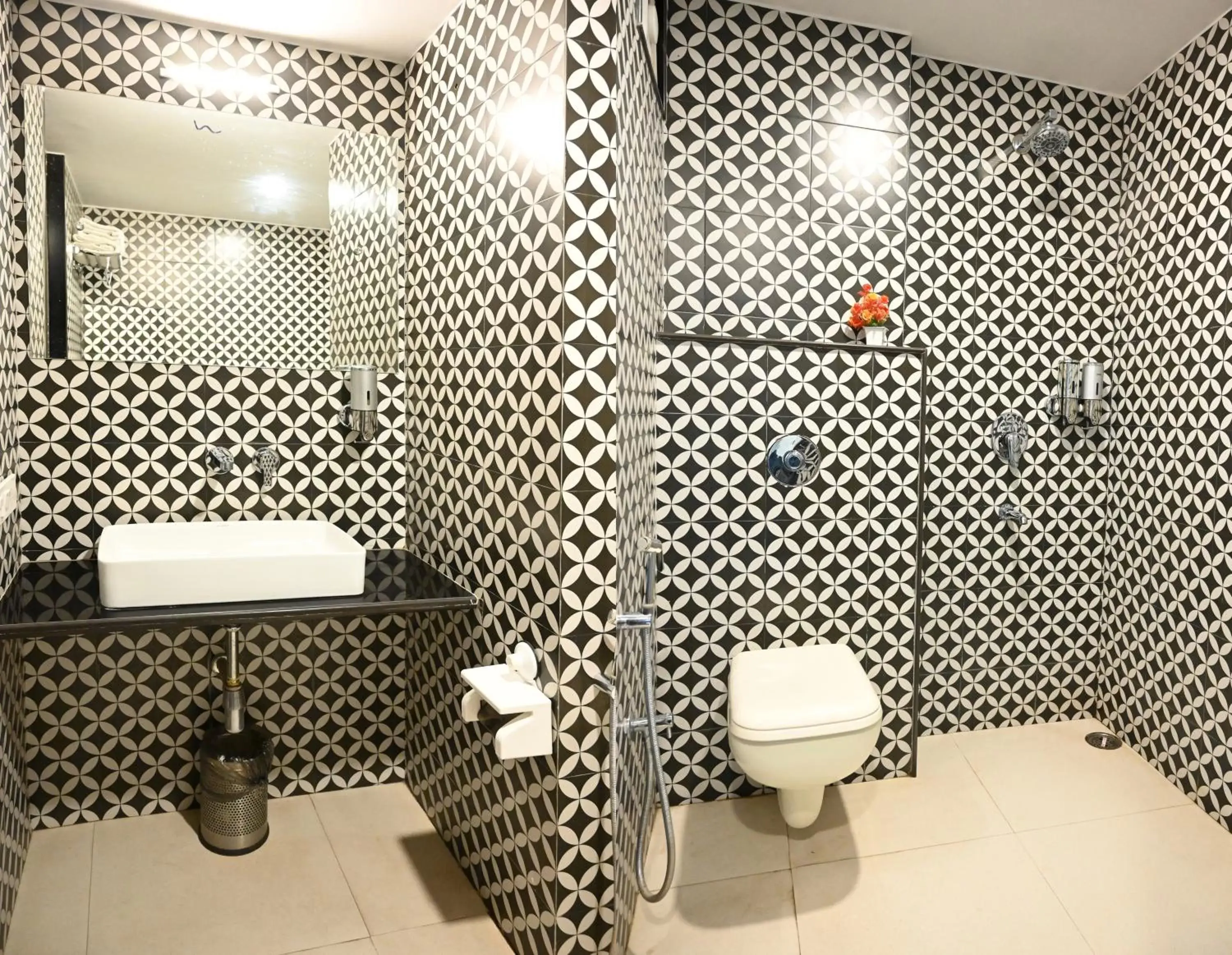 Bathroom in Hotel Heritage Inn at Assi Ghat