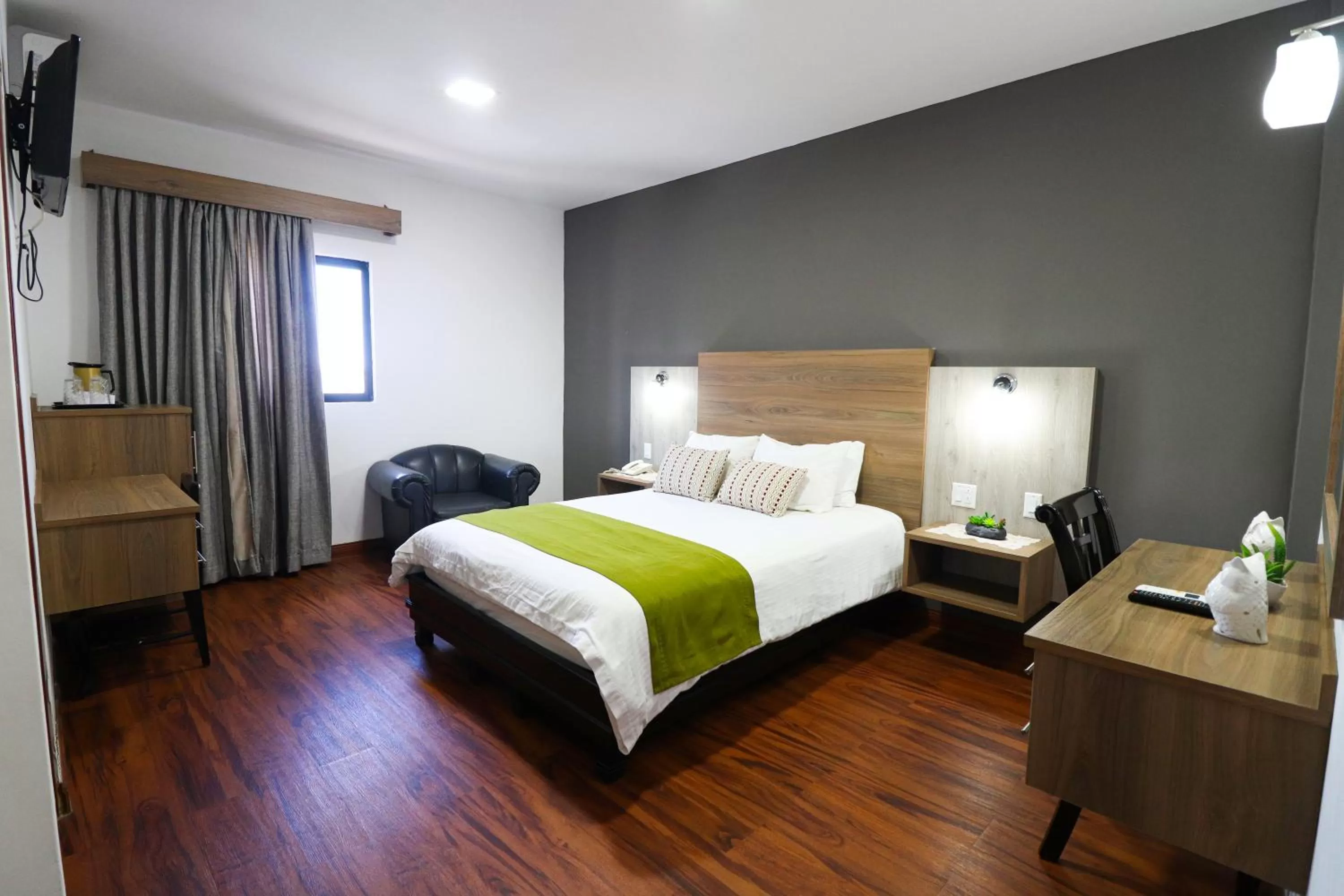 Bed in Hotel Puerta del Sol