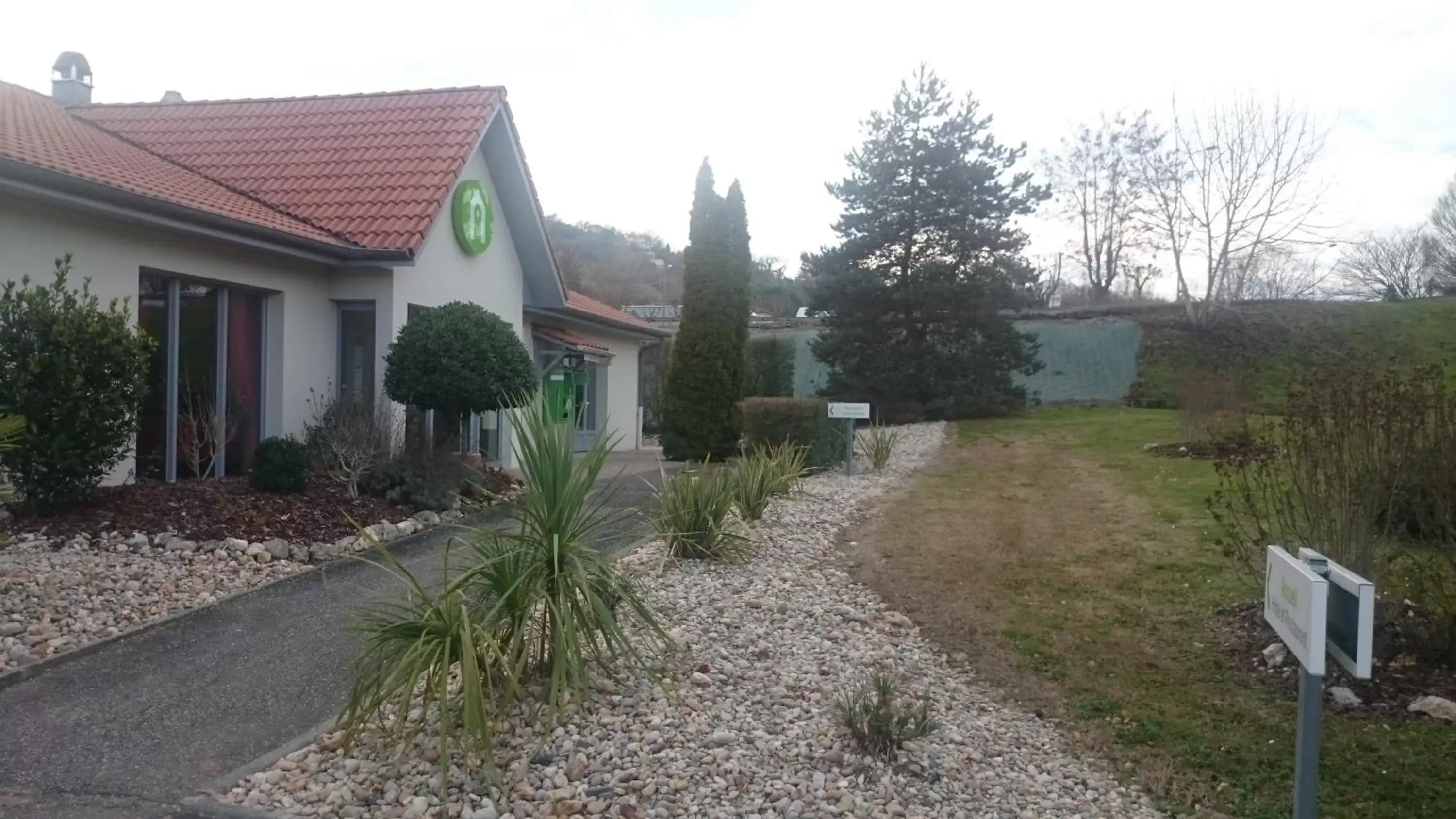 Facade/entrance, Property Building in Campanile Villeneuve-Sur-Lot