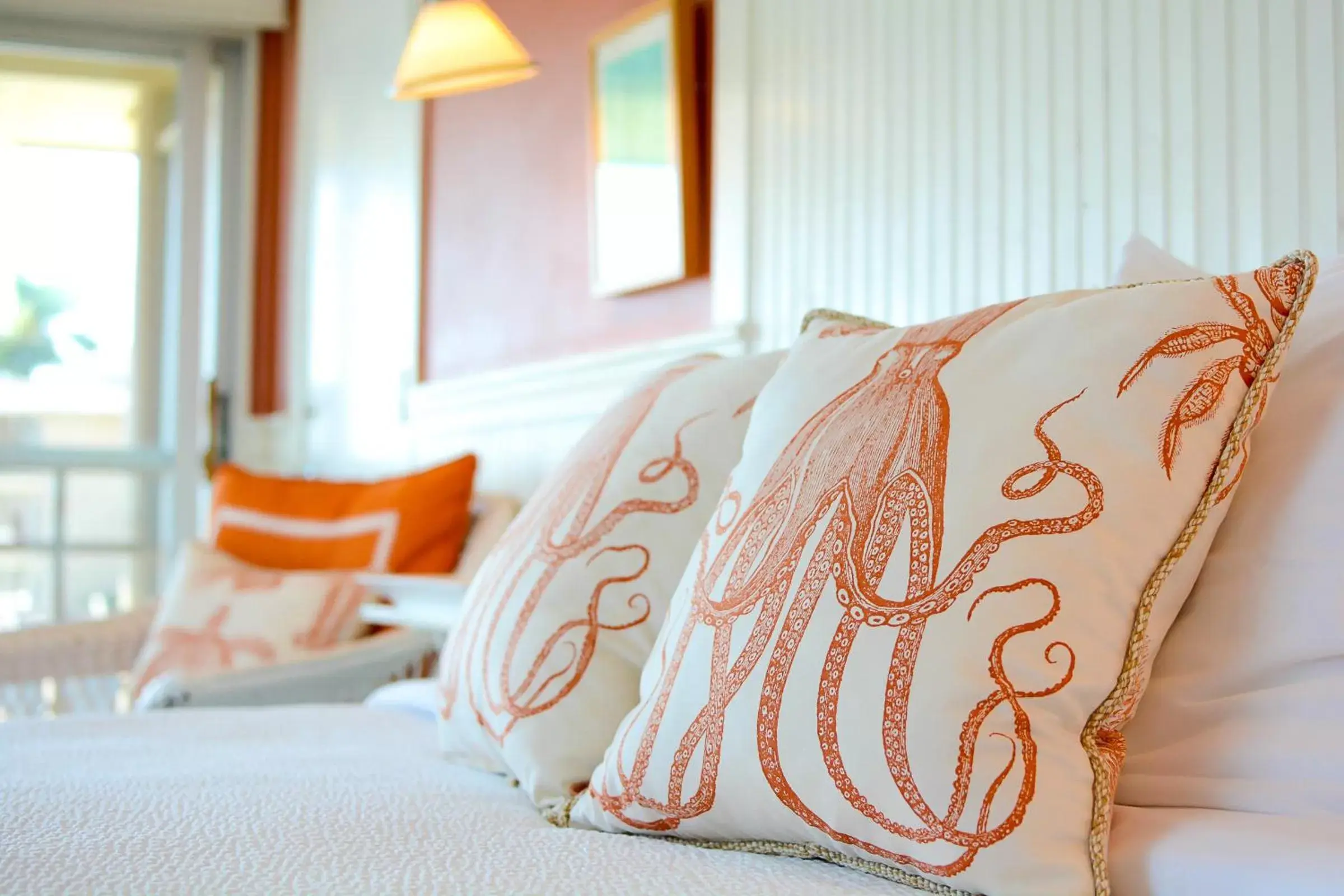 Bed in Cove Inn on Naples Bay