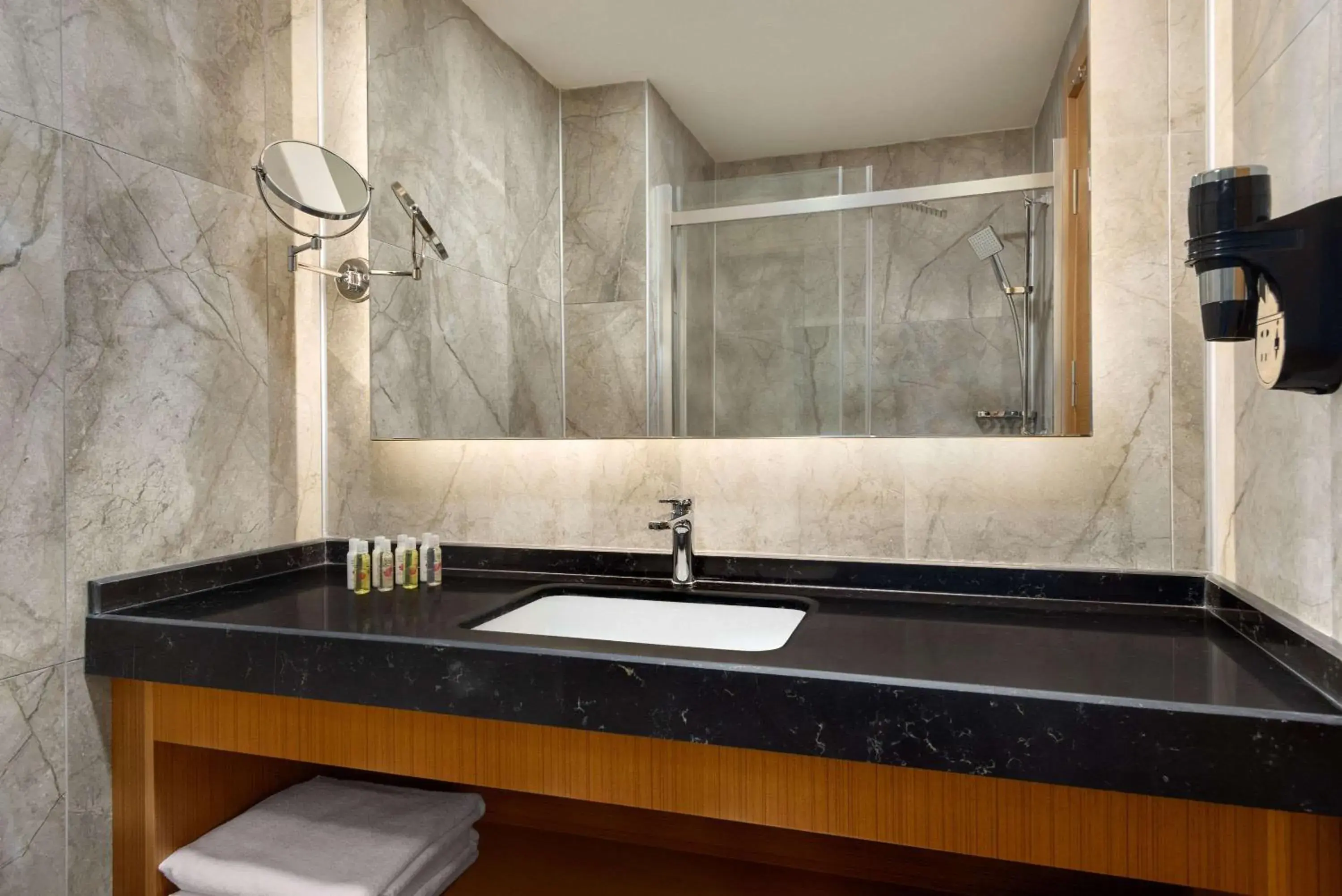 Photo of the whole room, Bathroom in Ramada Residences by Wyndham Balikesir