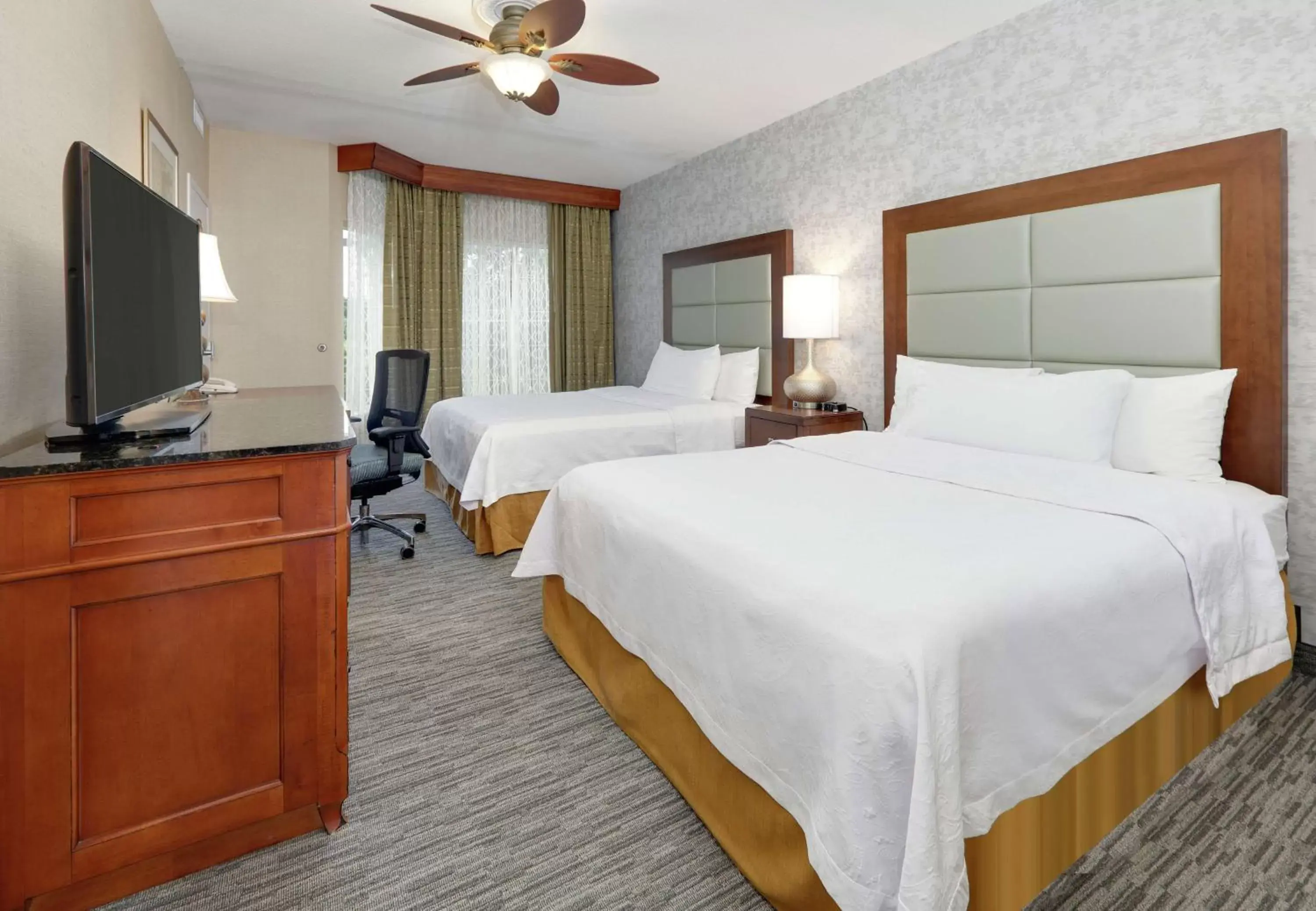 Bedroom, Bed in Homewood Suites Hagerstown