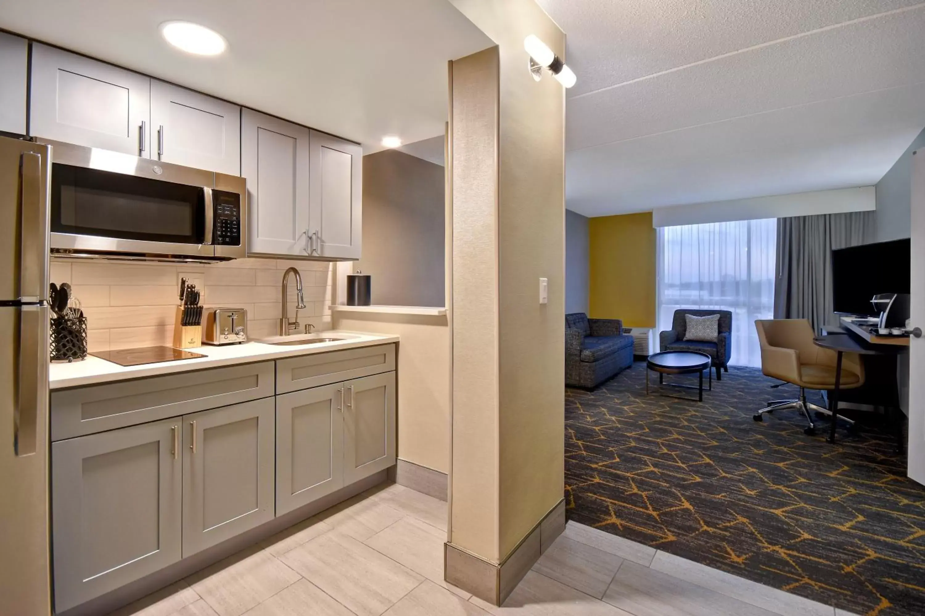 Photo of the whole room, Kitchen/Kitchenette in Holiday Inn Philadelphia-Cherry Hill, an IHG Hotel