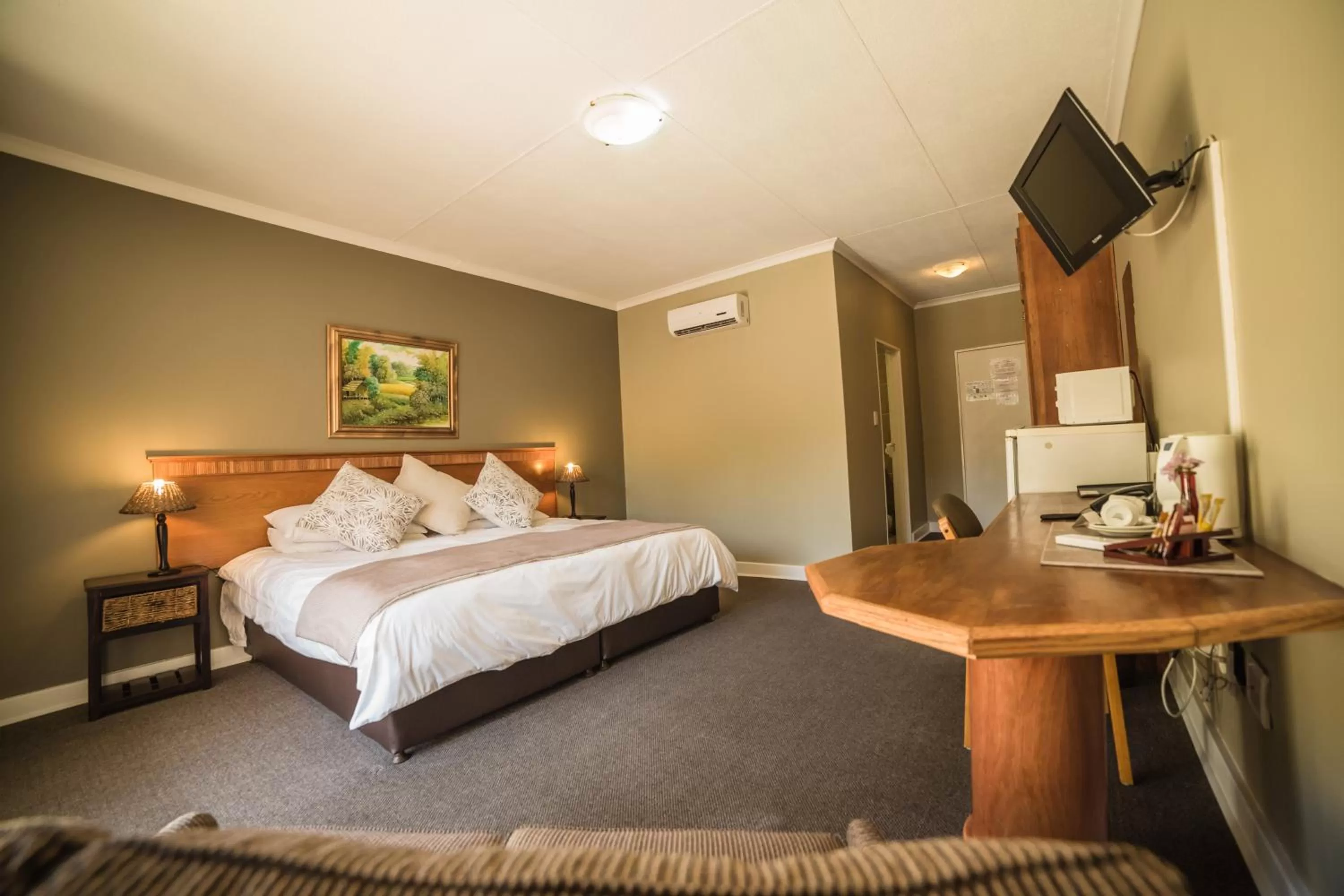 Photo of the whole room, Bed in Acacia Guesthouse Klerksdorp