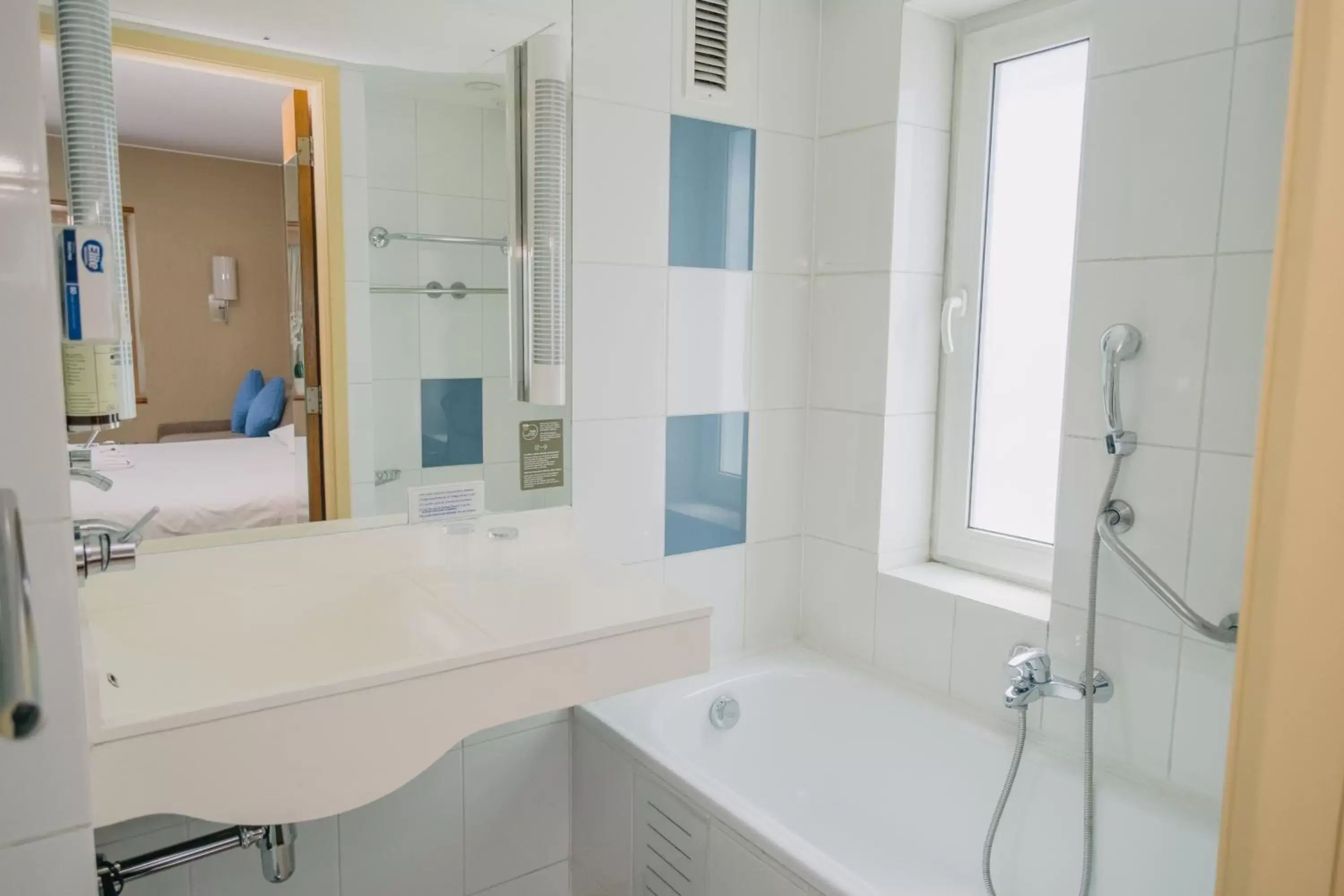 Shower, Bathroom in Novotel Santiago Vitacura