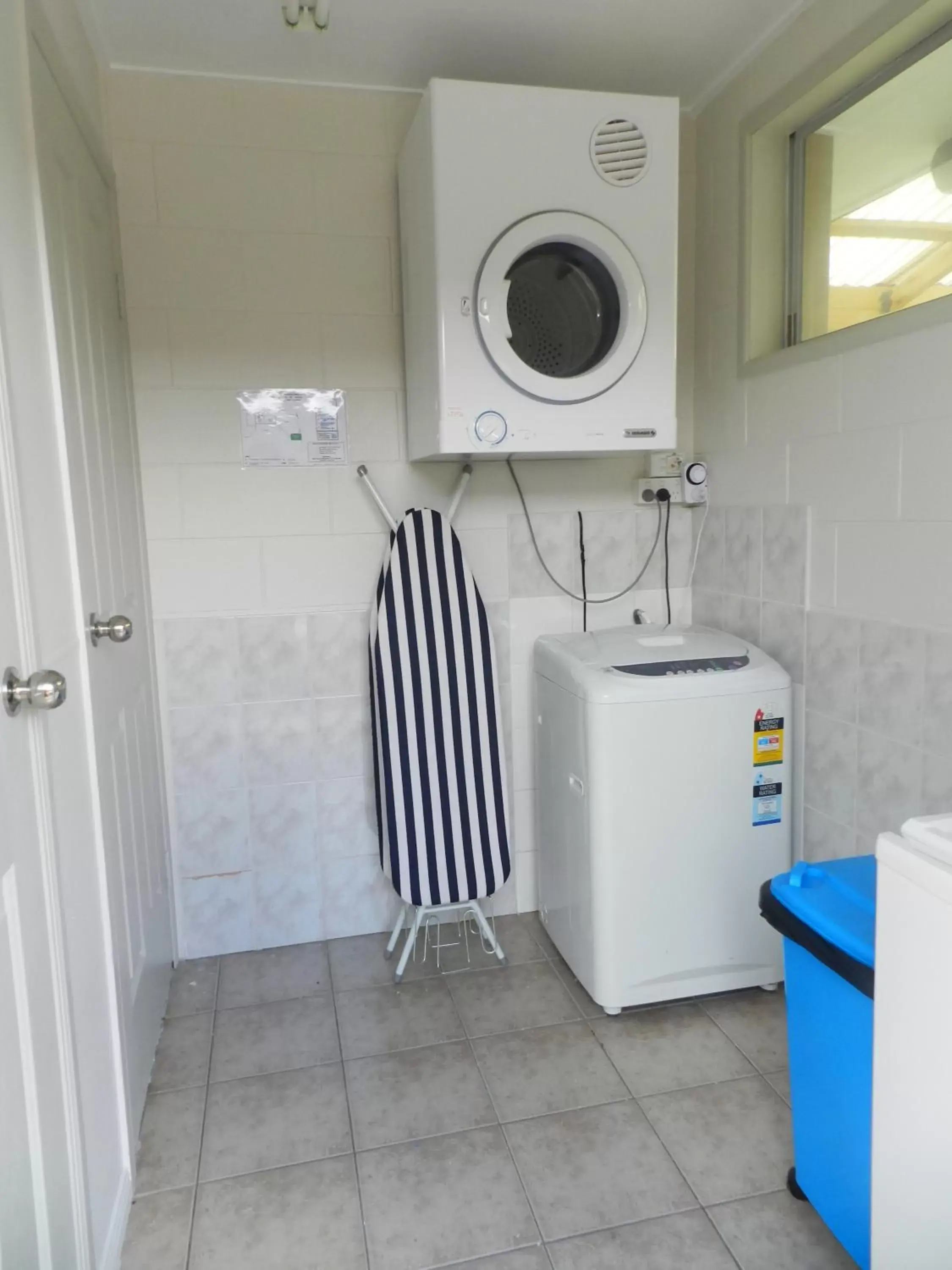 washing machine, Bathroom in Golden Palms Motor Inn