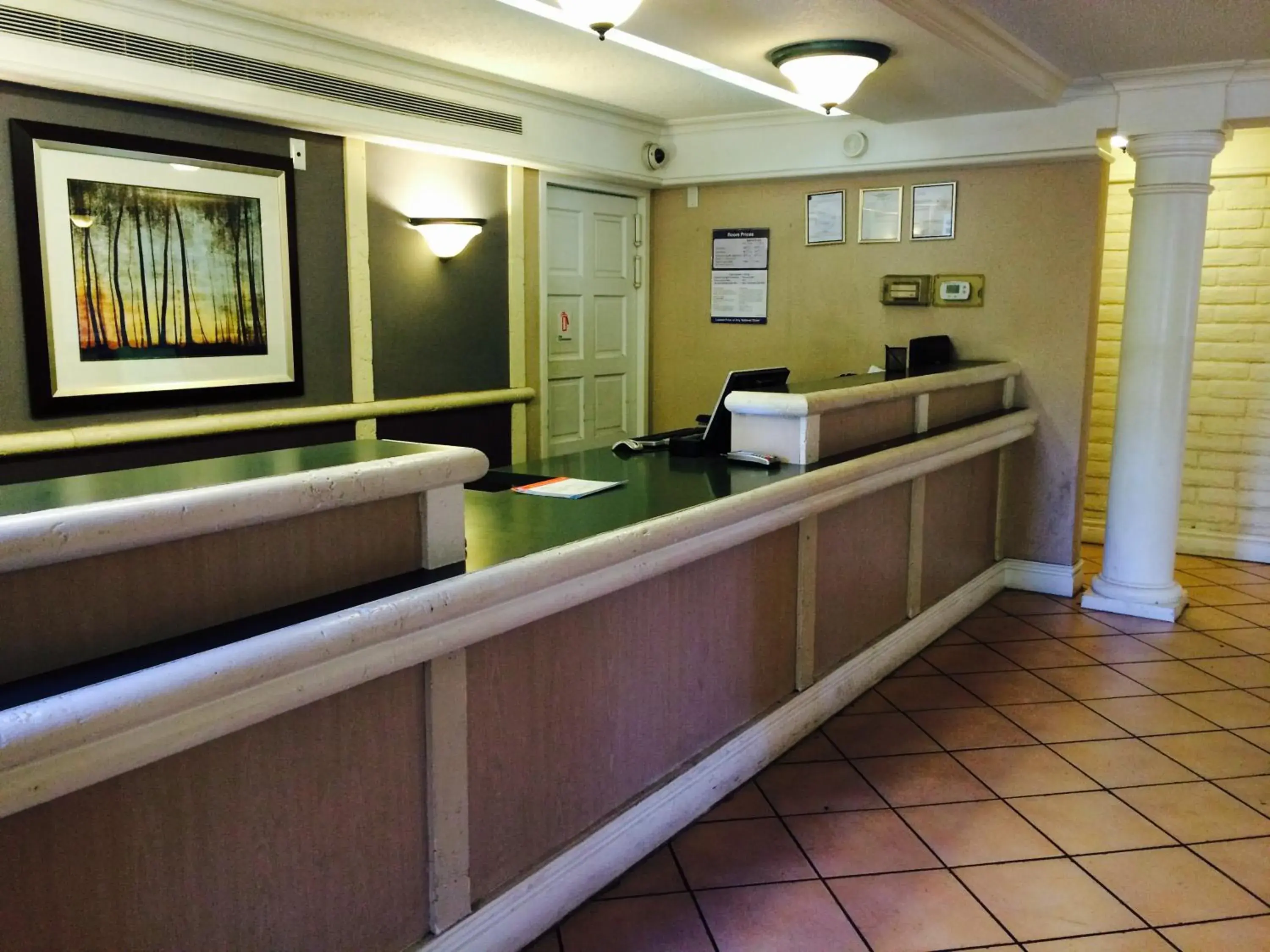 Lobby or reception, Lobby/Reception in Stayable Suites Jacksonville North