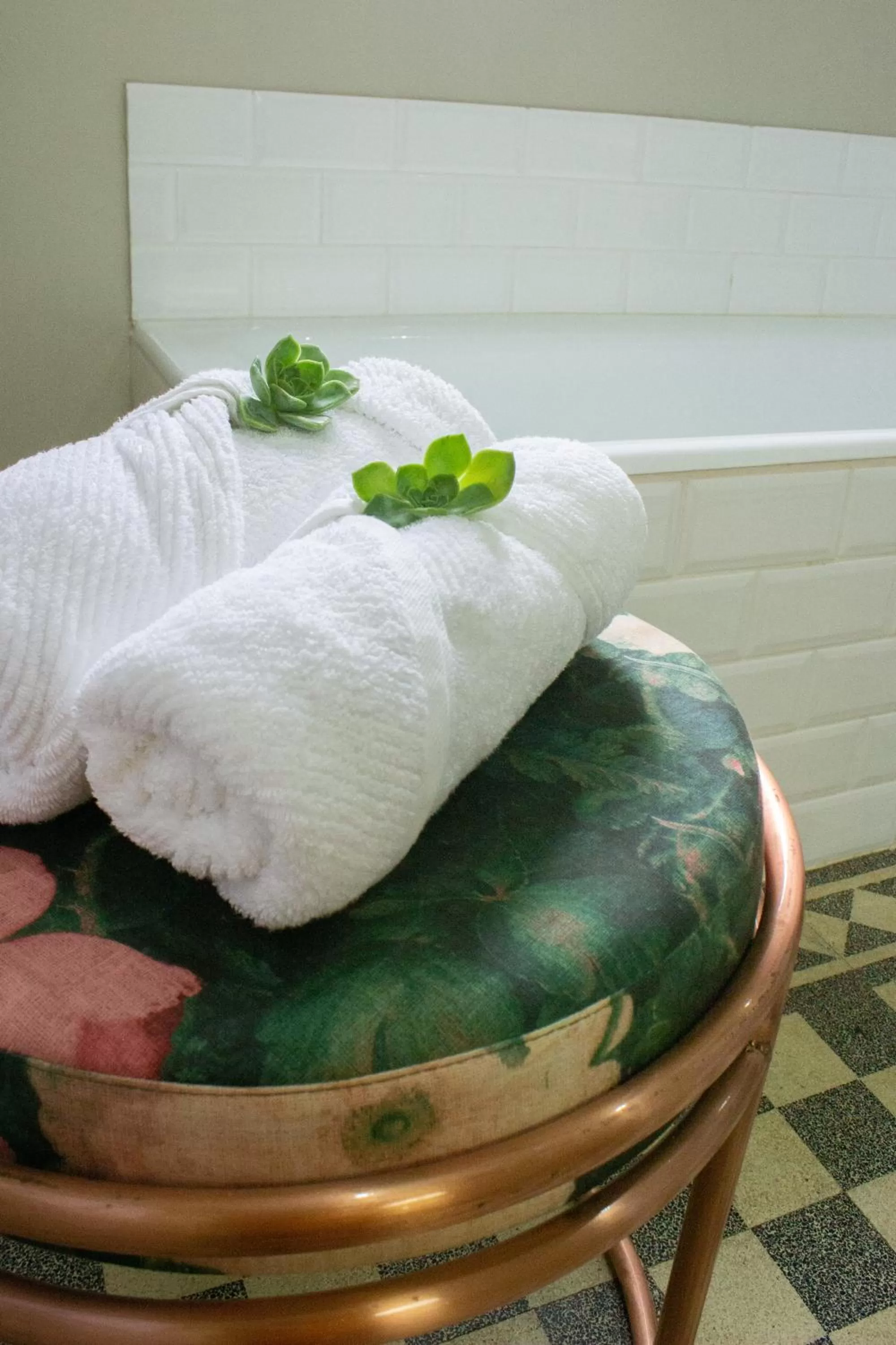 Deluxe Queen Room - single occupancy in Ben's Bed and Breakfast