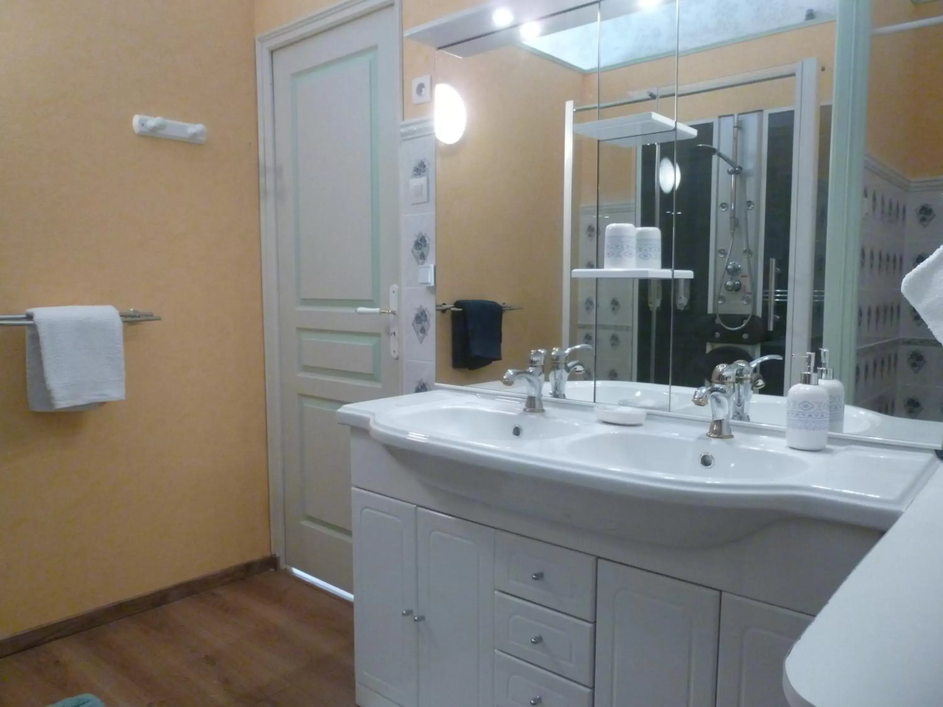 Bathroom in Clos Muneau