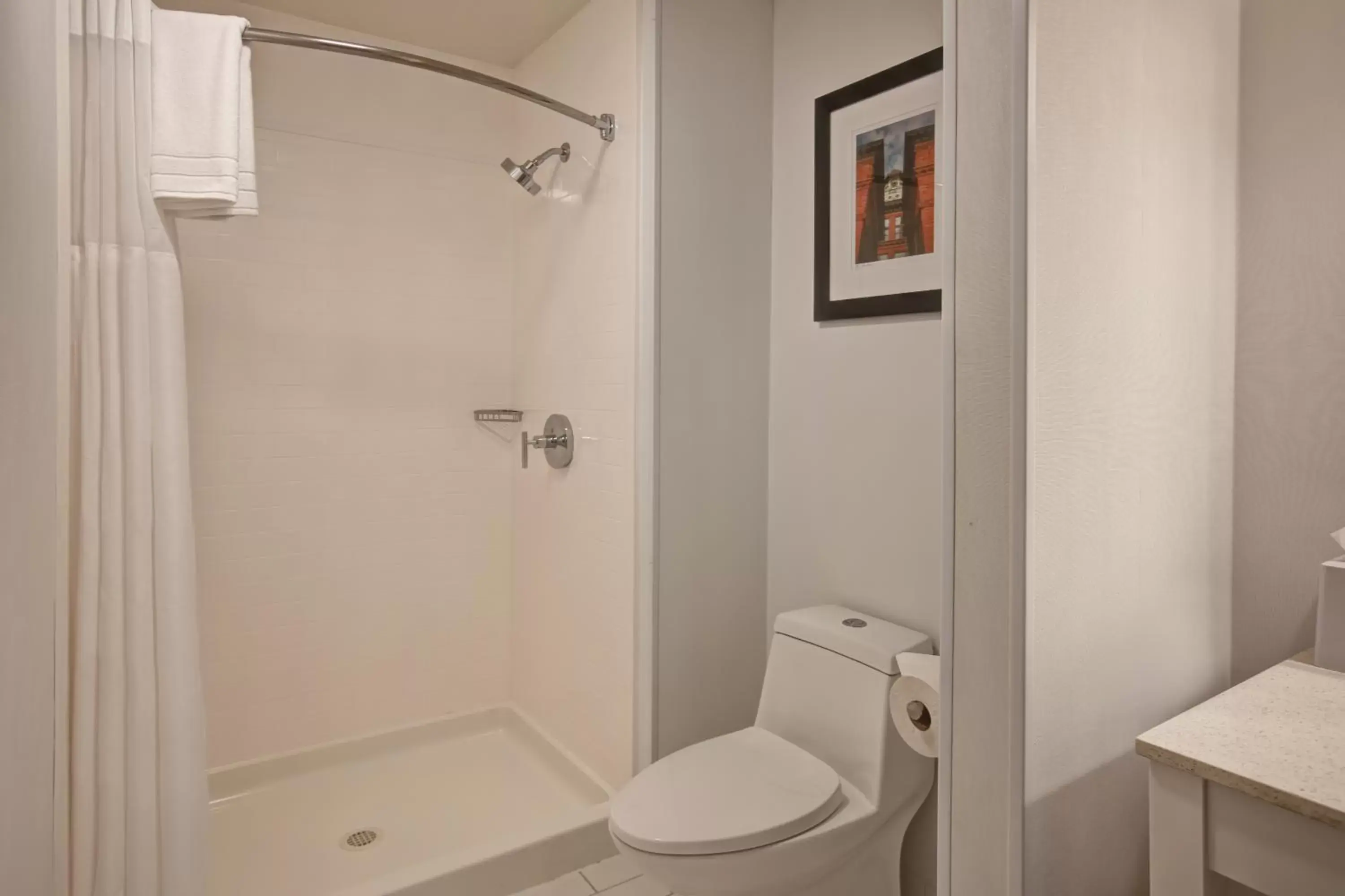 Shower, Bathroom in Four Points by Sheraton Peoria