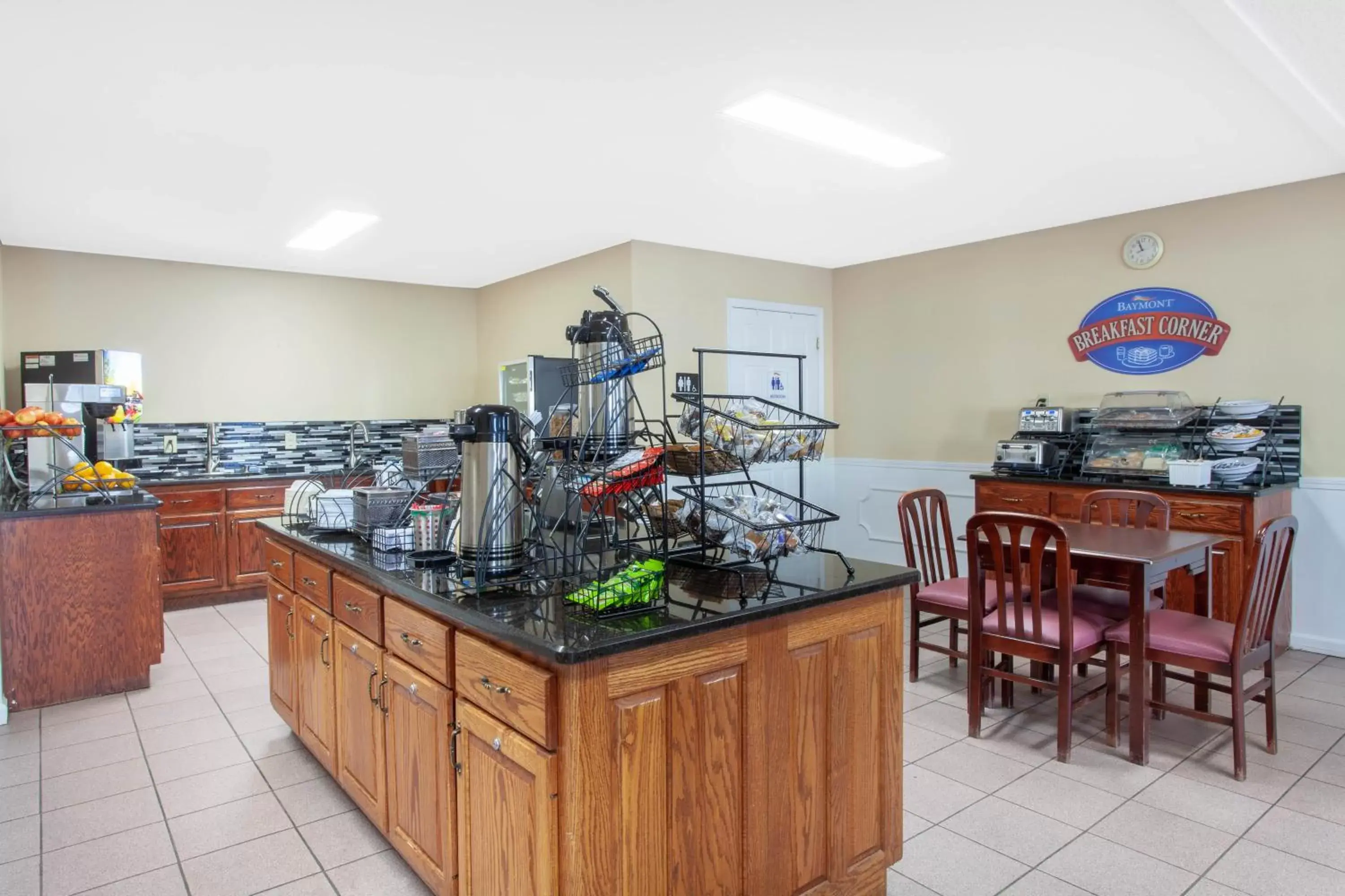 Continental breakfast, Restaurant/Places to Eat in Baymont by Wyndham Greenwood