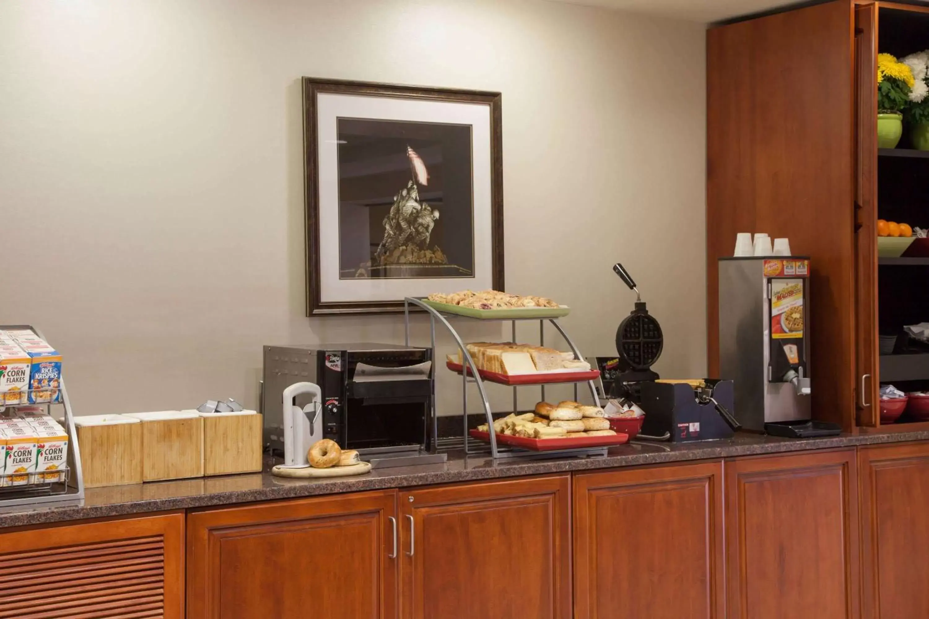 Restaurant/places to eat, Kitchen/Kitchenette in Wingate by Wyndham - Dulles International