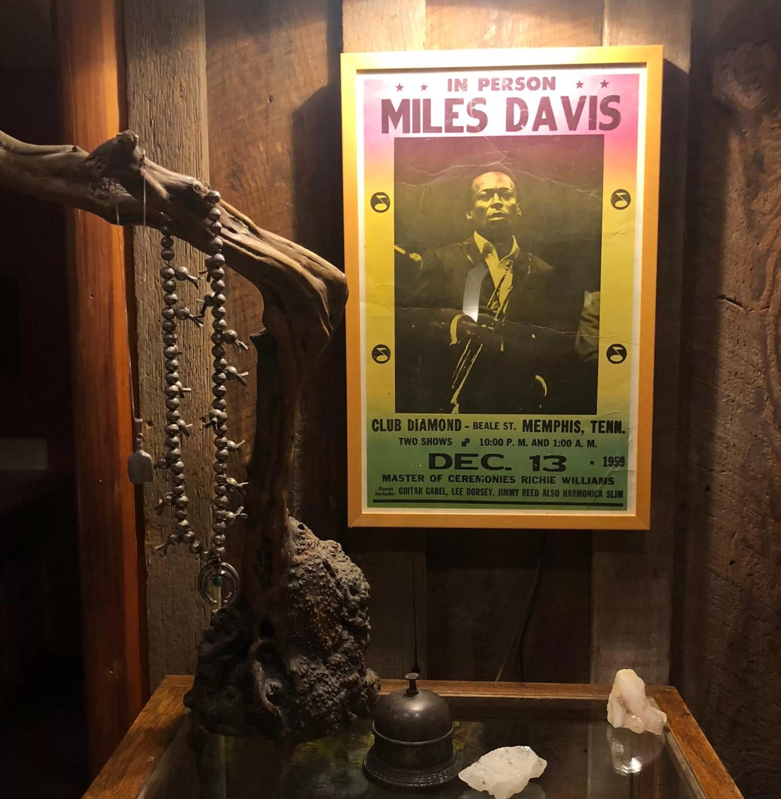 Decorative detail in Inn Paradiso