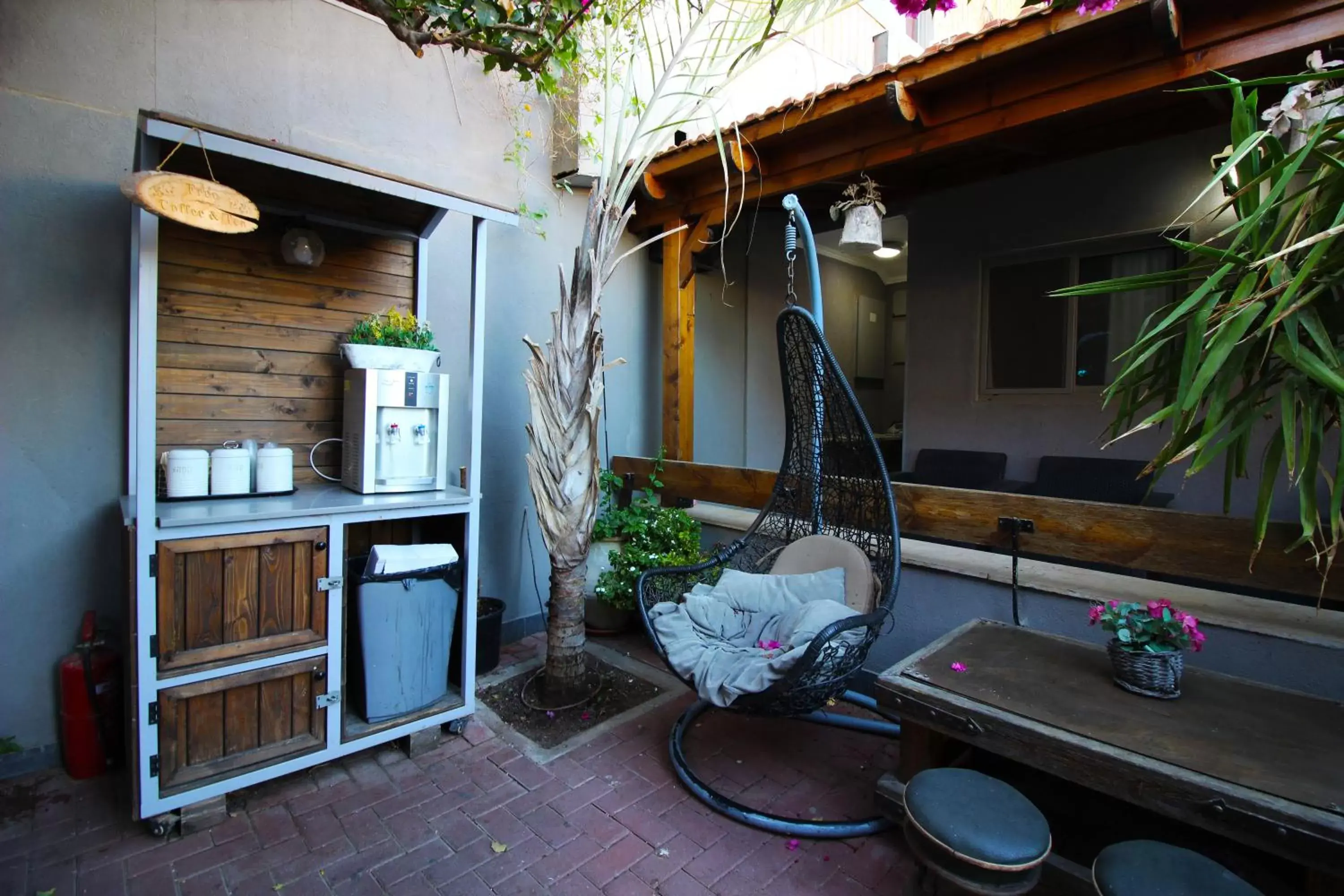 Property building, Bathroom in Sunset Inn