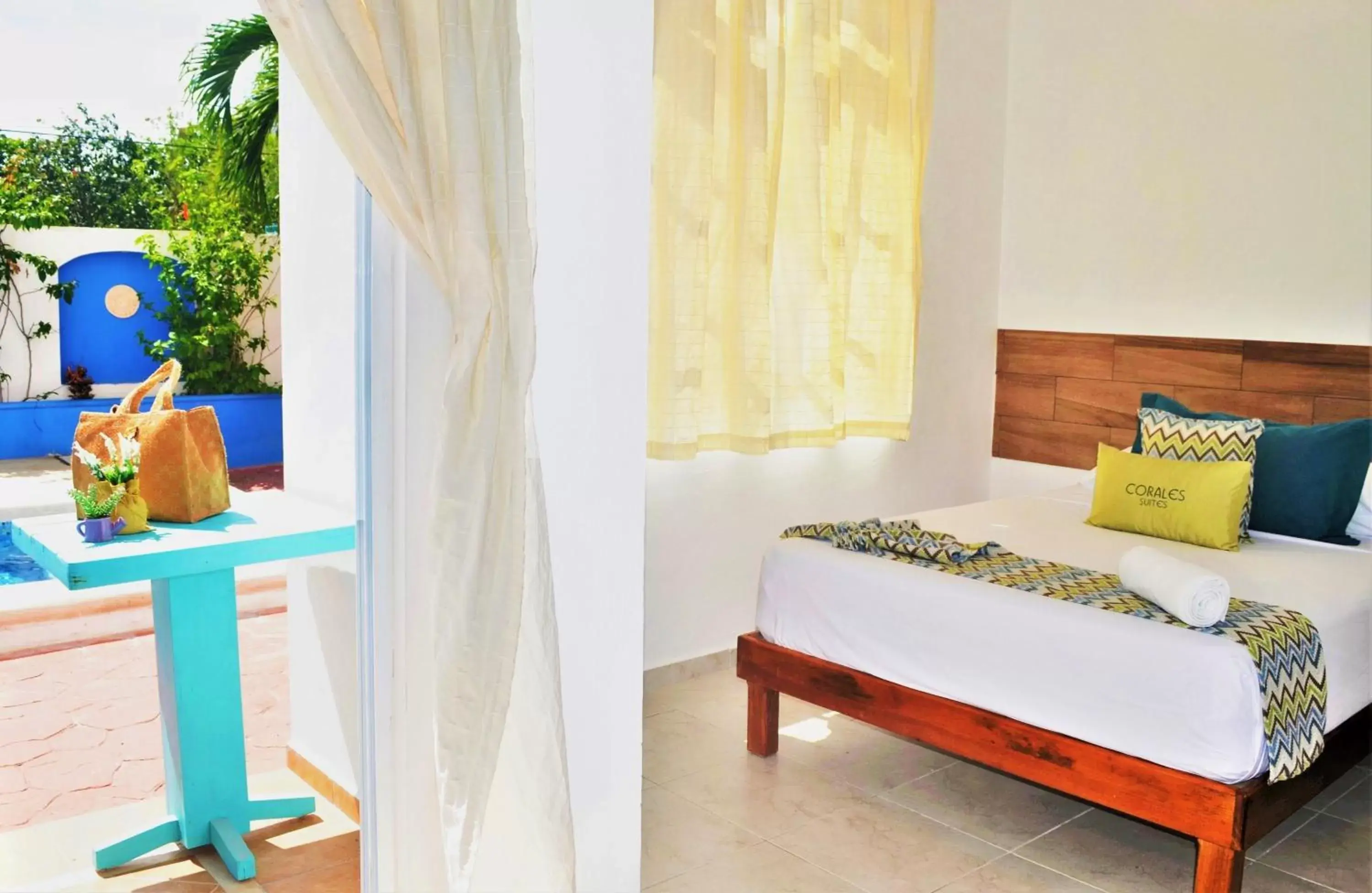 Bedroom, Bed in Corales Suites