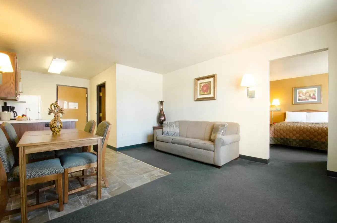 One-Bedroom Queen Suite with Two Queen Beds in Extended Stay Airport