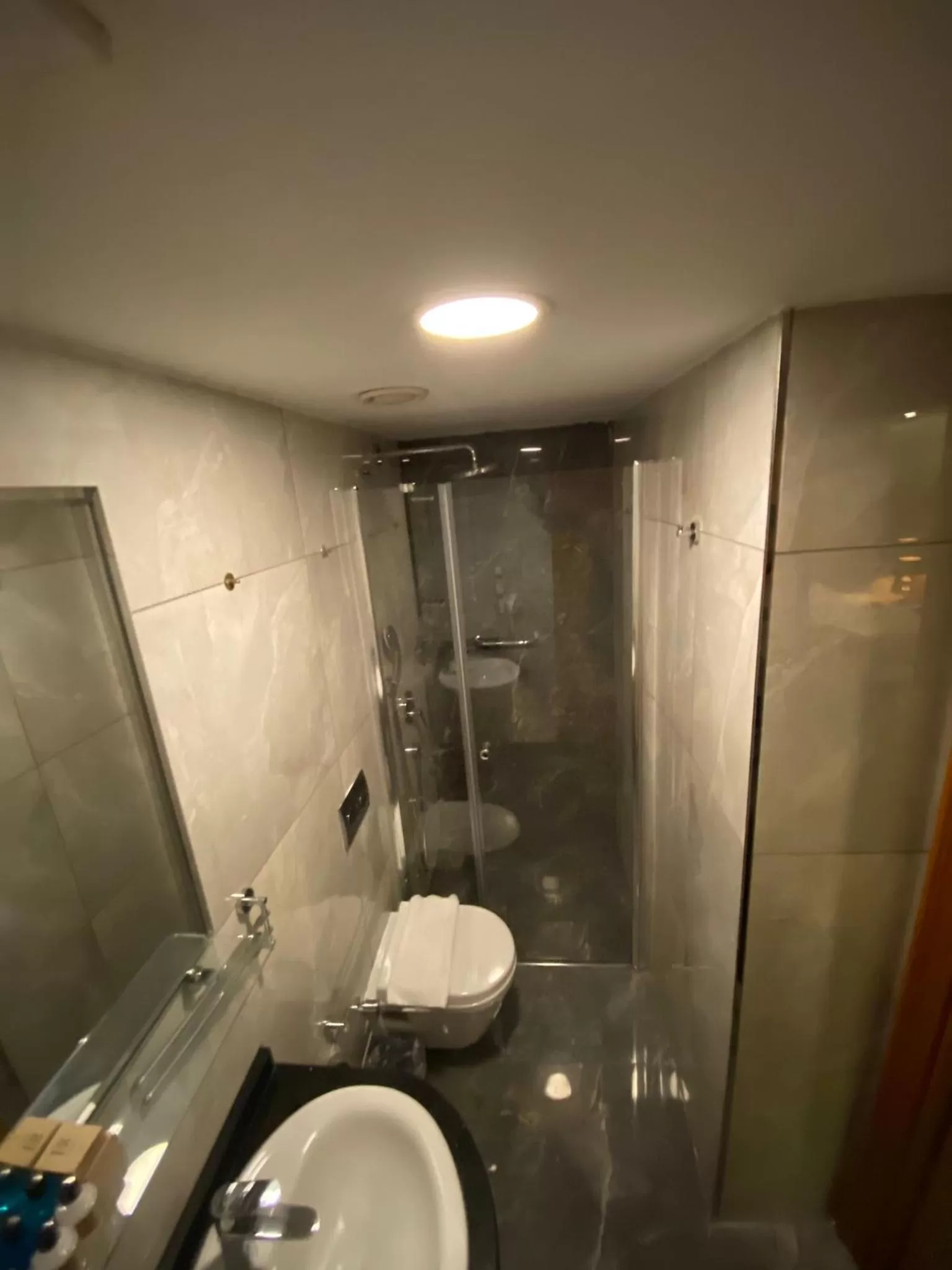 Bathroom in FOUR SEVEN HOTEL