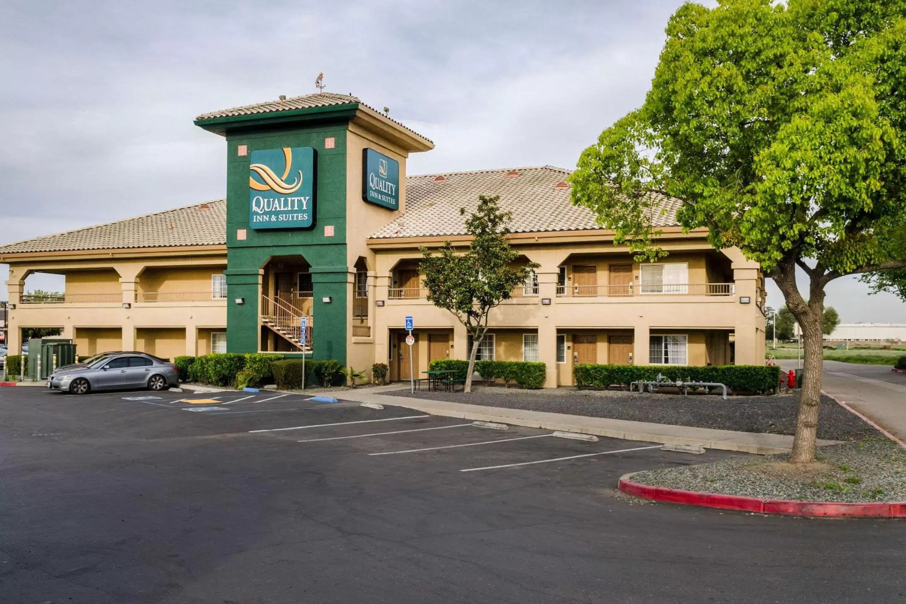 Property Building in Quality Inn & Suites Lathrop