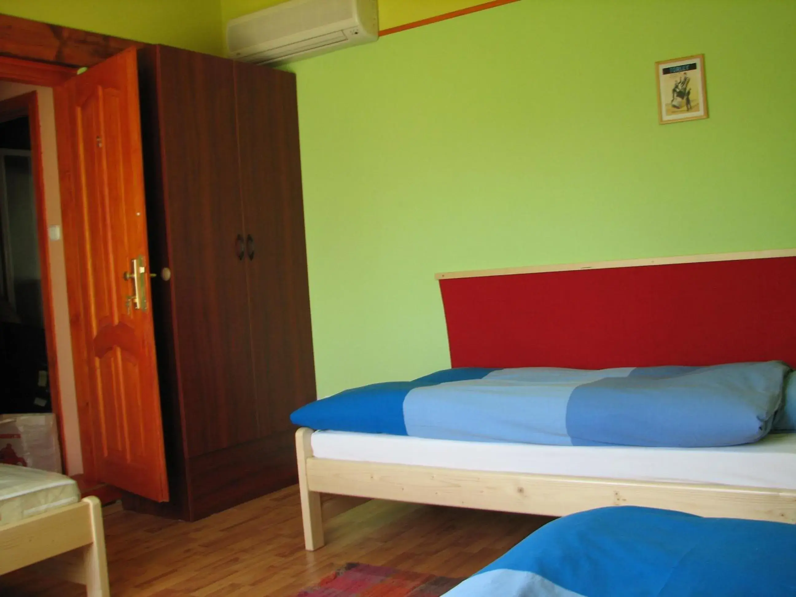 Bed in 7x24 Central Hostel