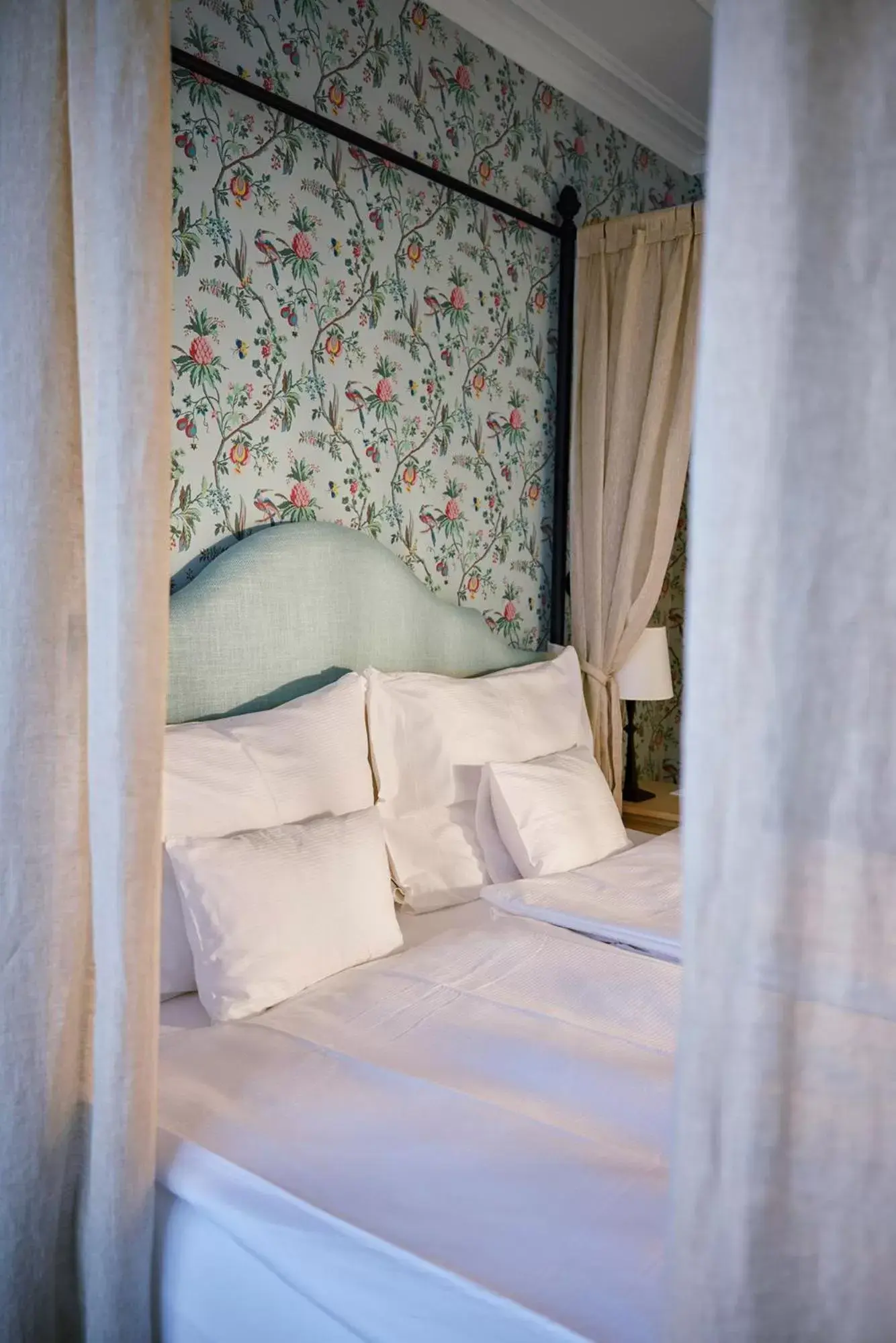 Bedroom, Bed in Château Gütsch