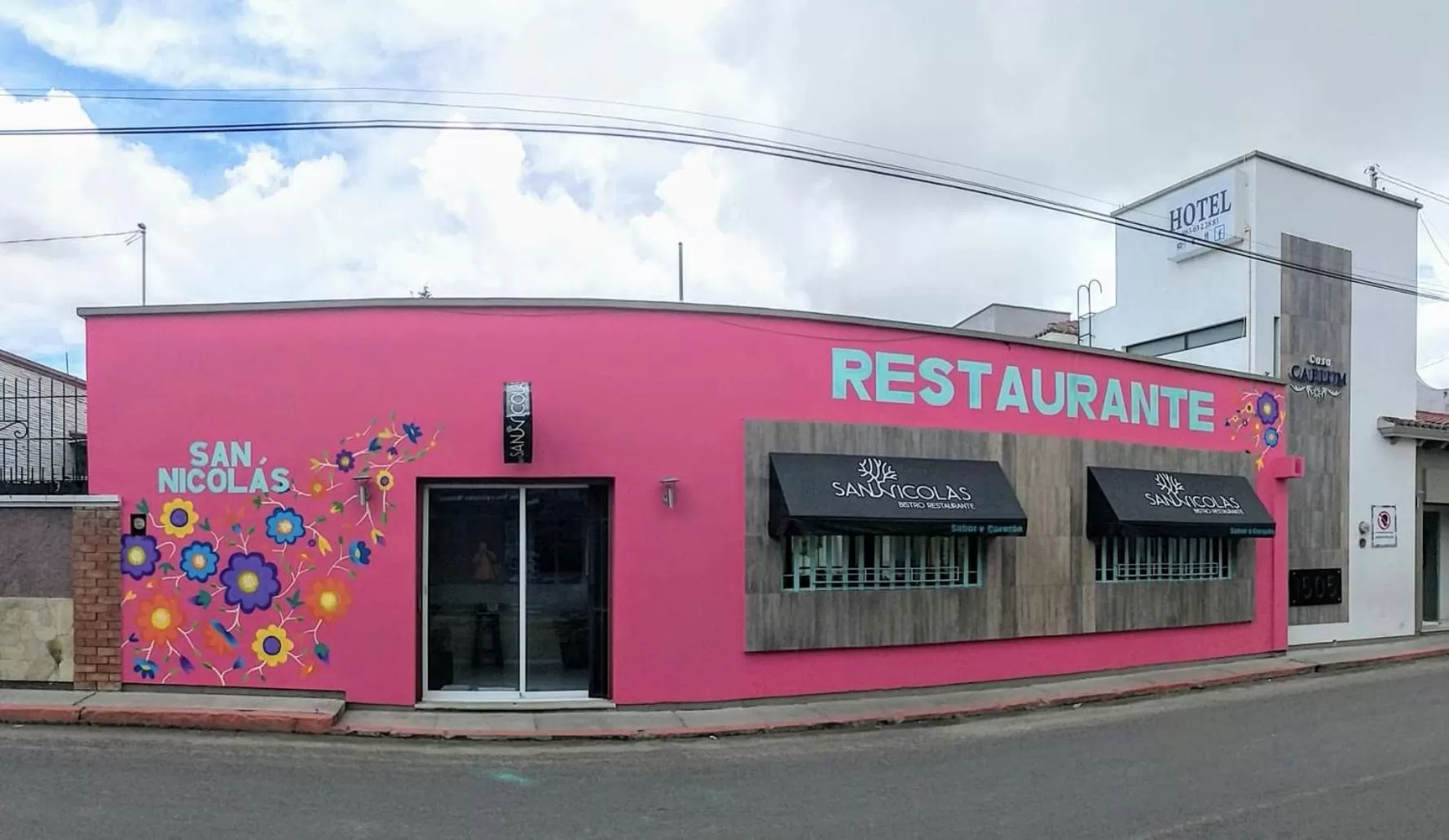 Property Building in Hotel Casa Caelum