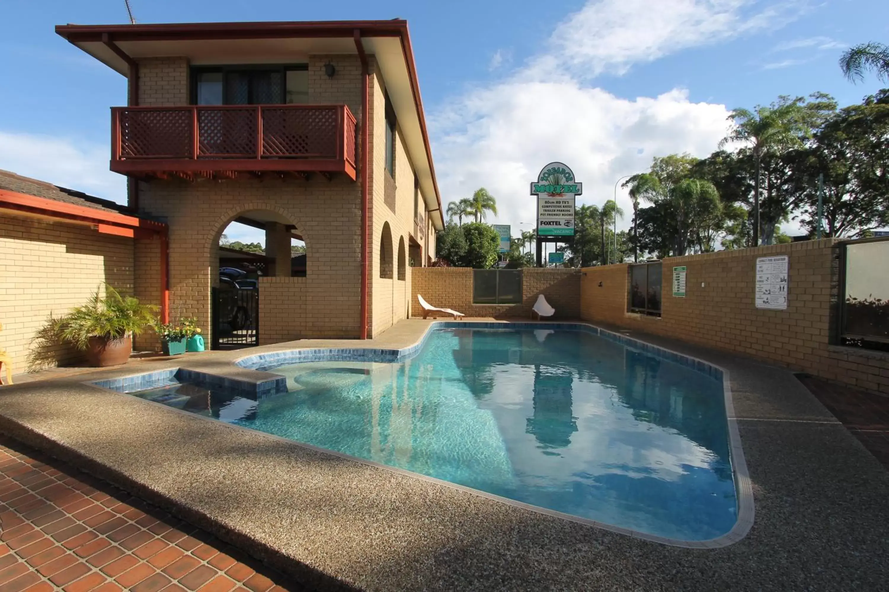 Swimming Pool in Toreador Motel