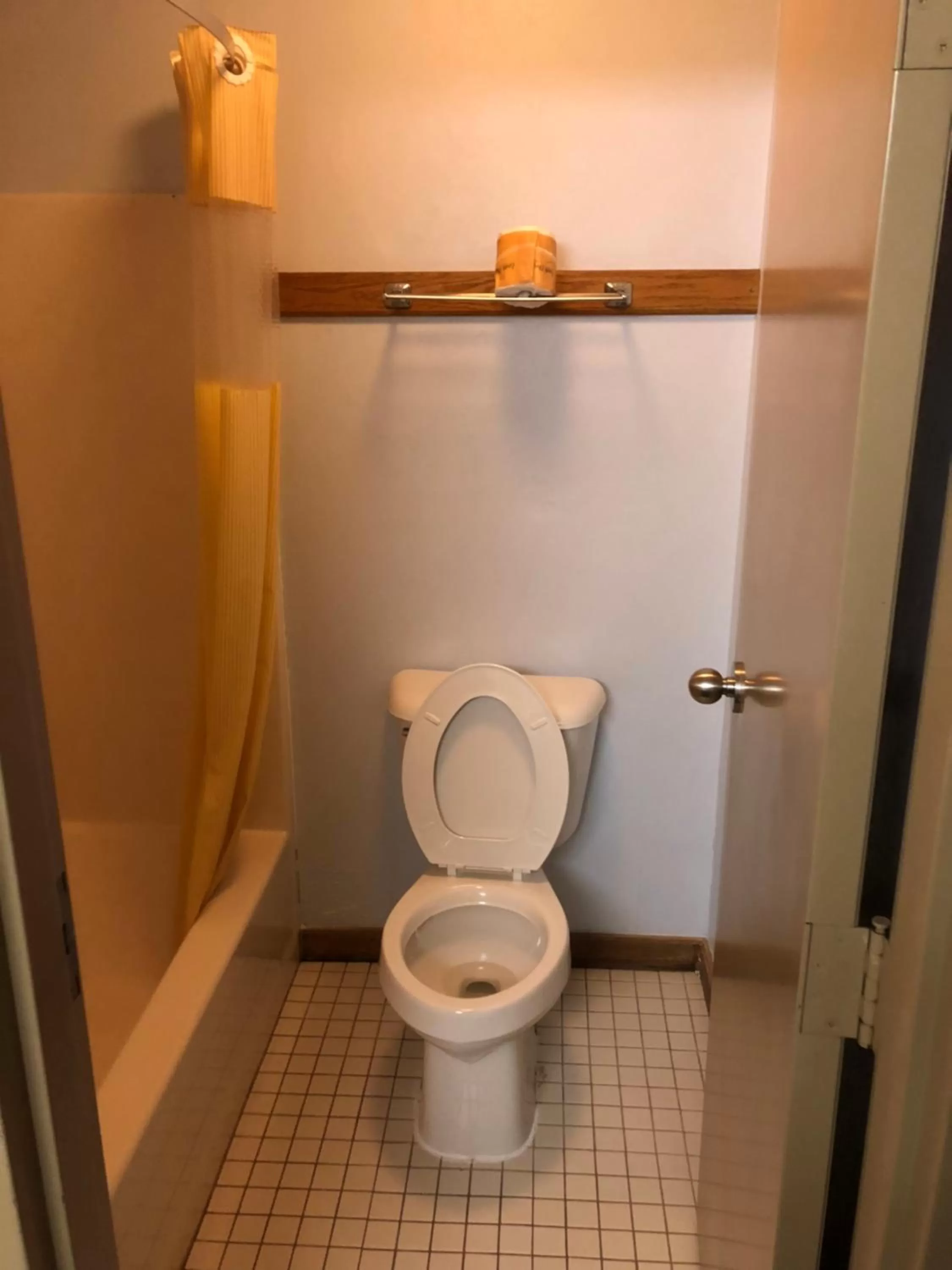 Shower in Denison Inn & Suites