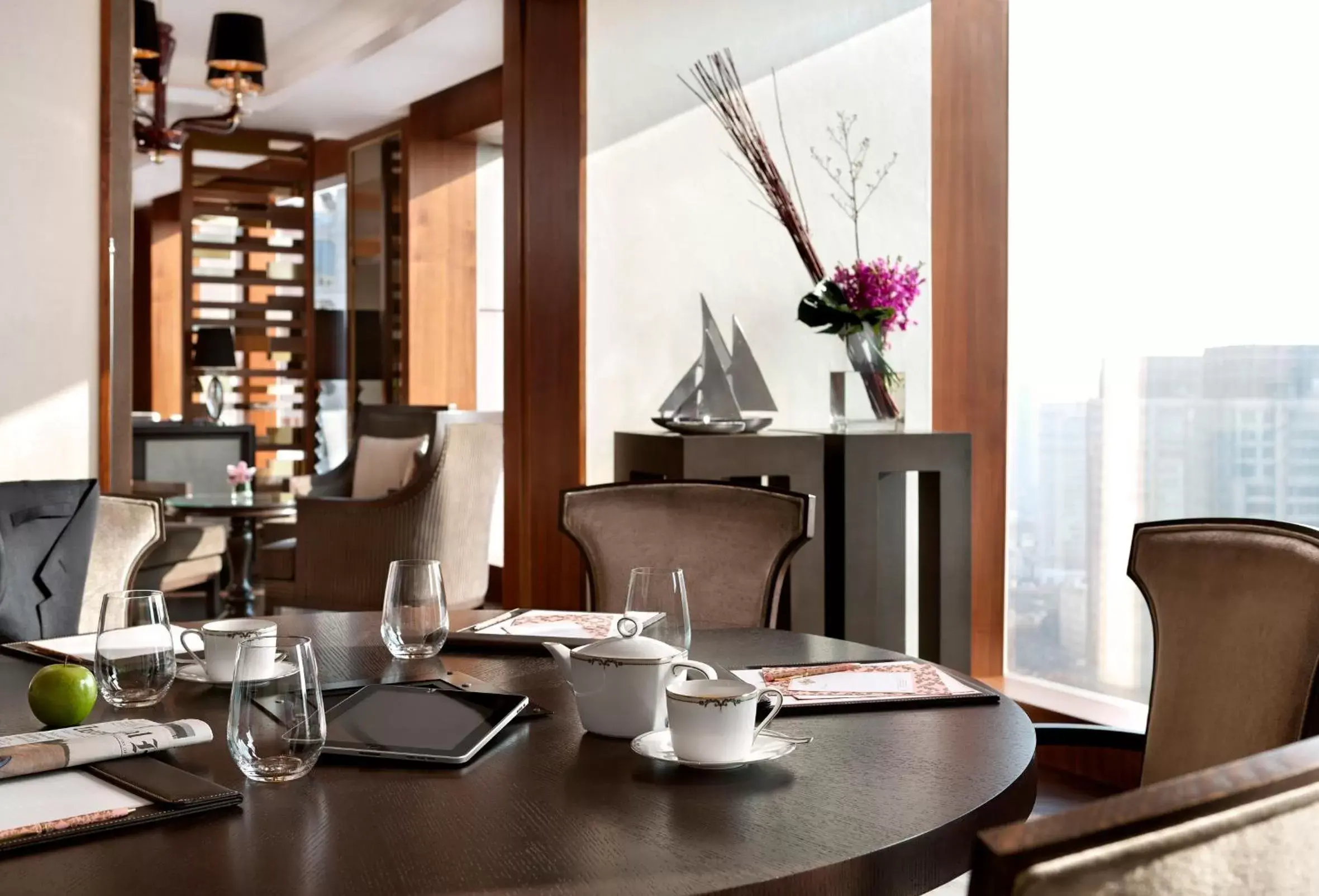 Lounge or bar, Restaurant/Places to Eat in The Langham, Shanghai, Xintiandi