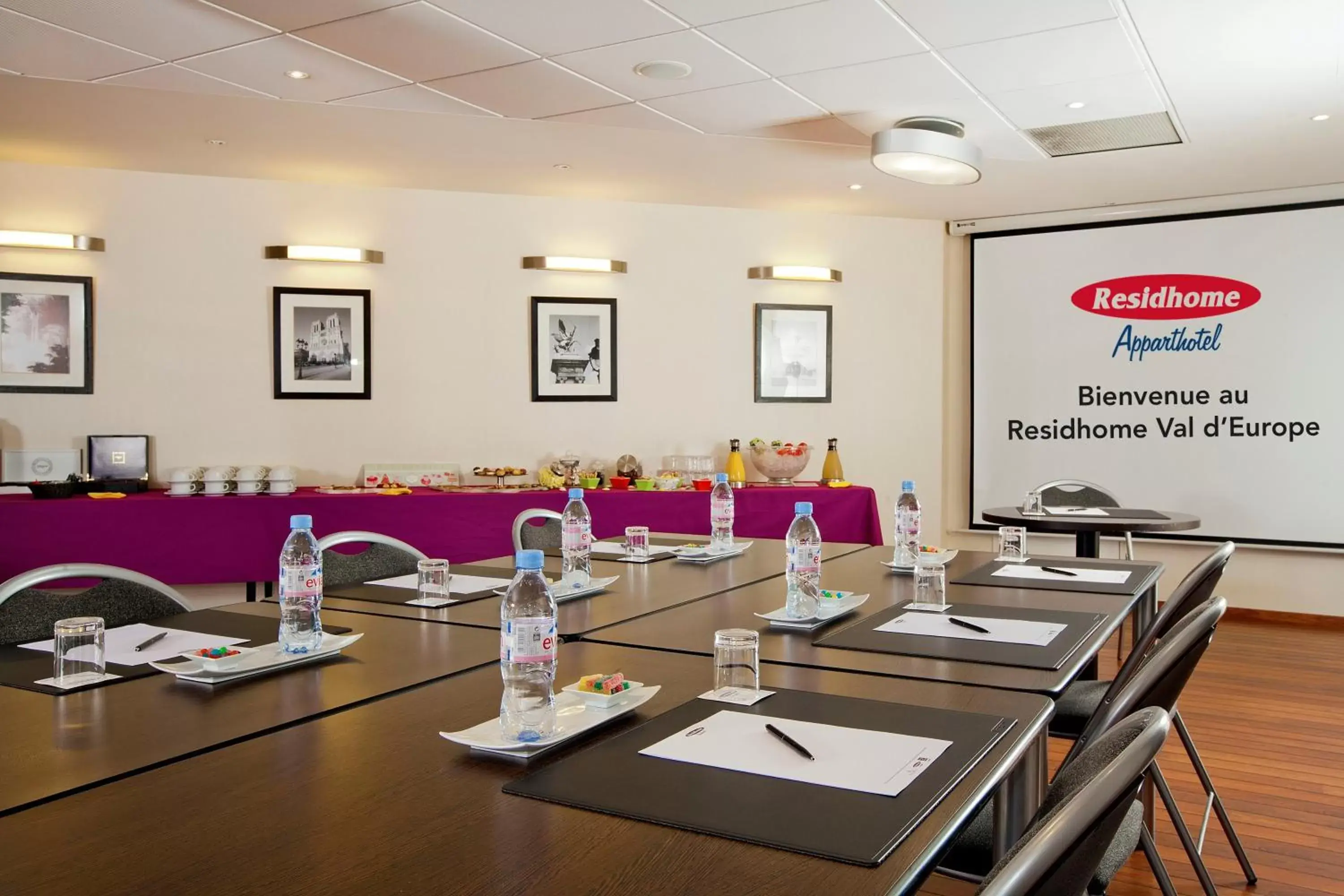 Meeting/conference room, Restaurant/Places to Eat in Residhome Val d'Europe