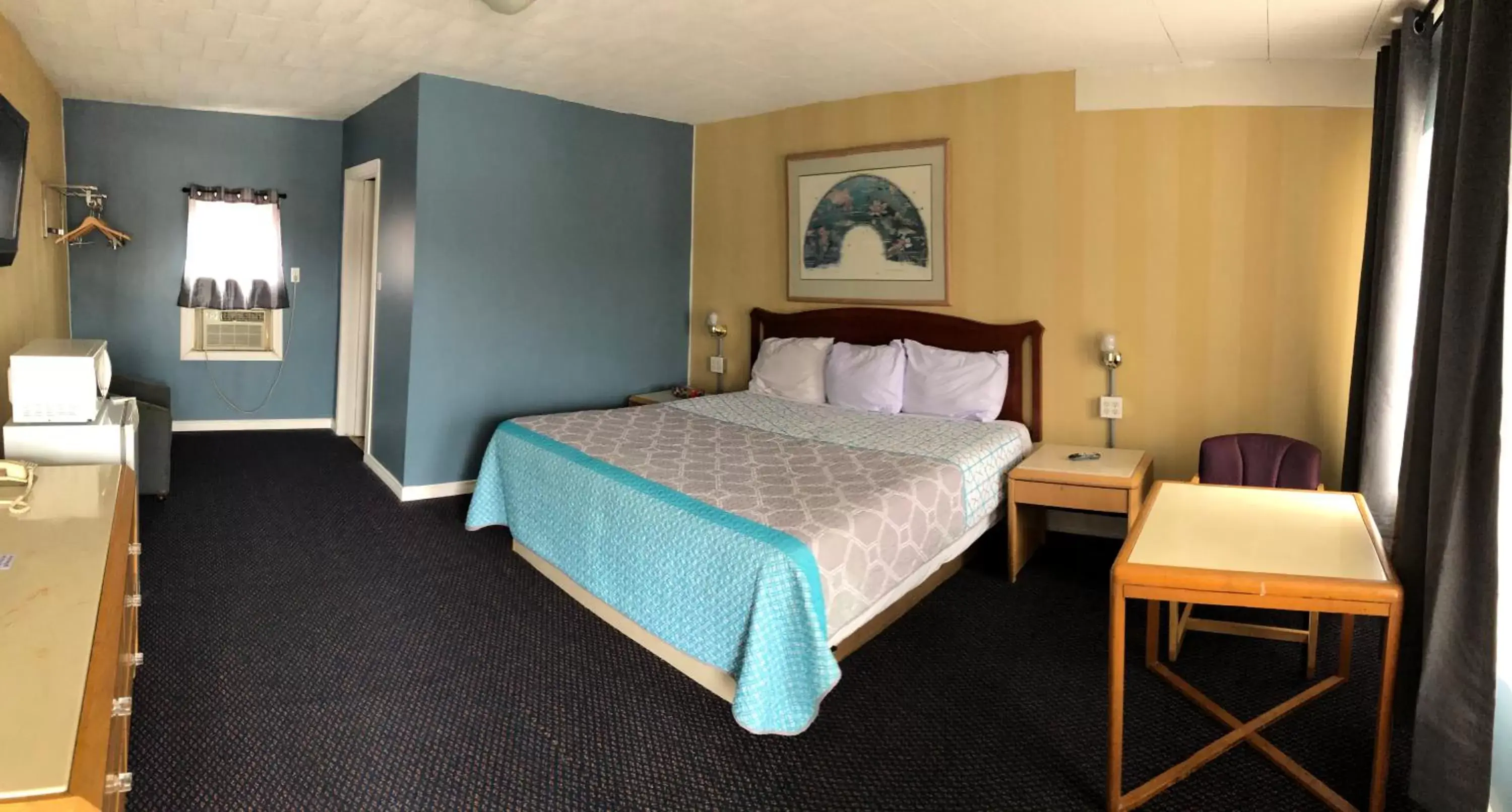 Bedroom, Bed in Advance Inn