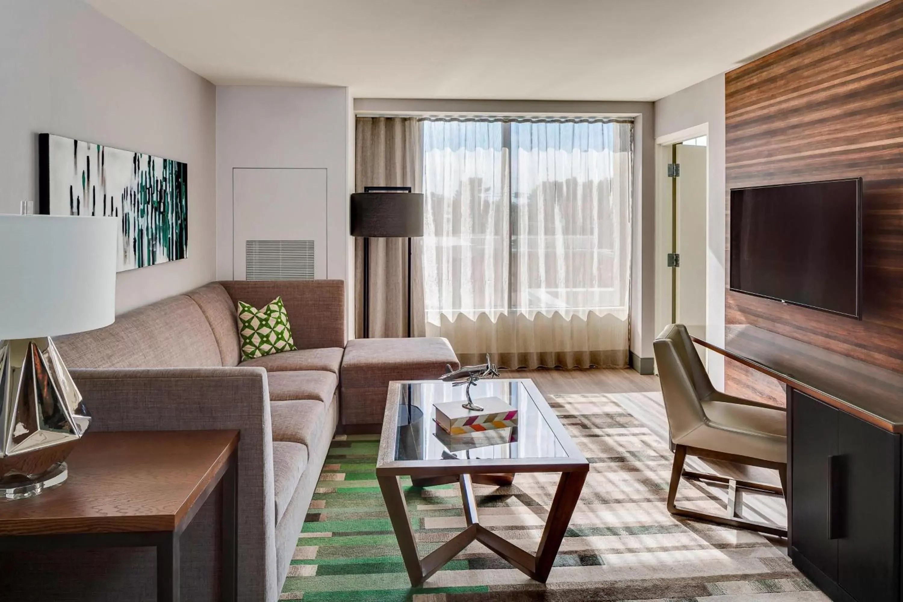 Living room, Seating Area in North Charleston Marriott