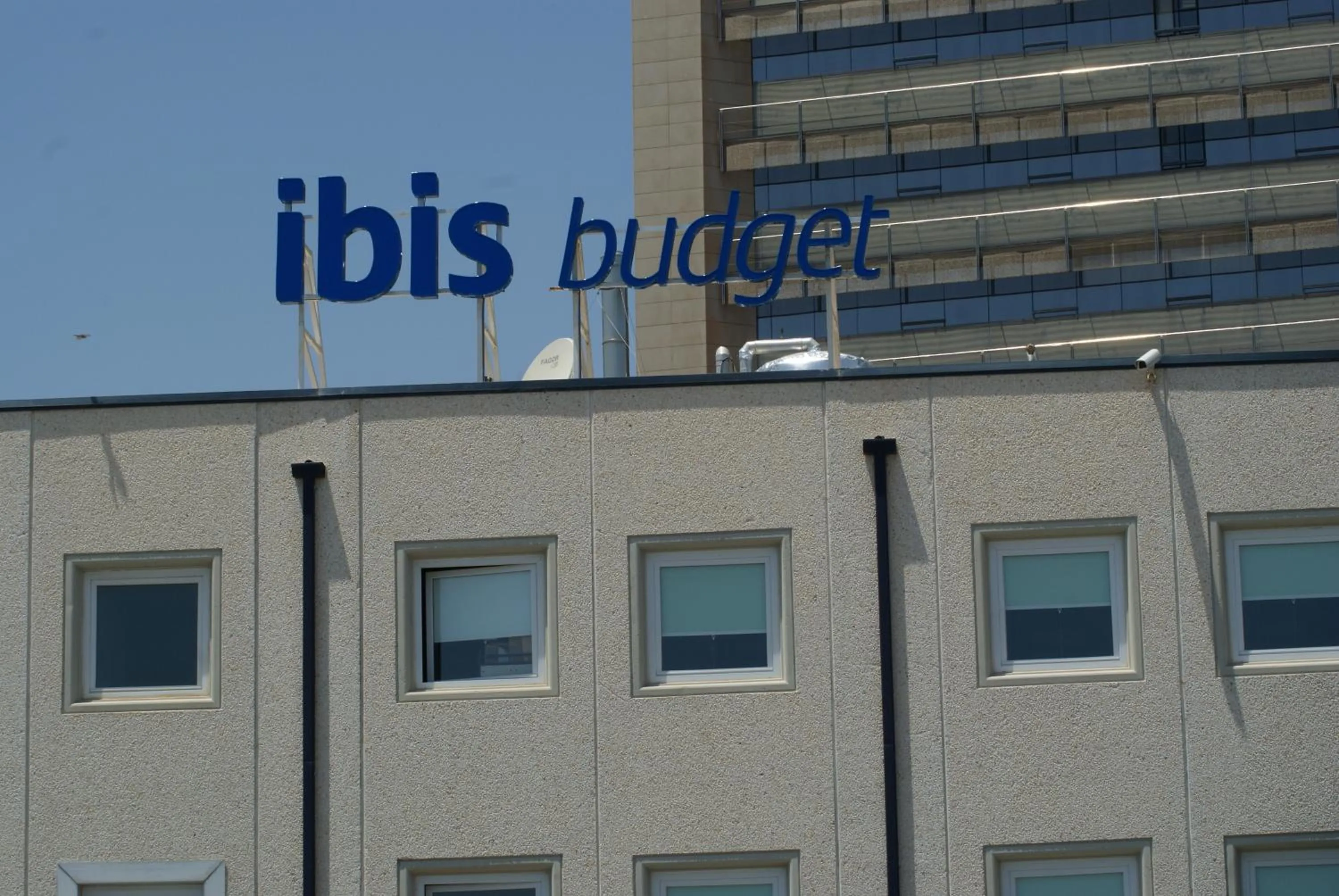 Facade/entrance in Ibis Budget Alicante
