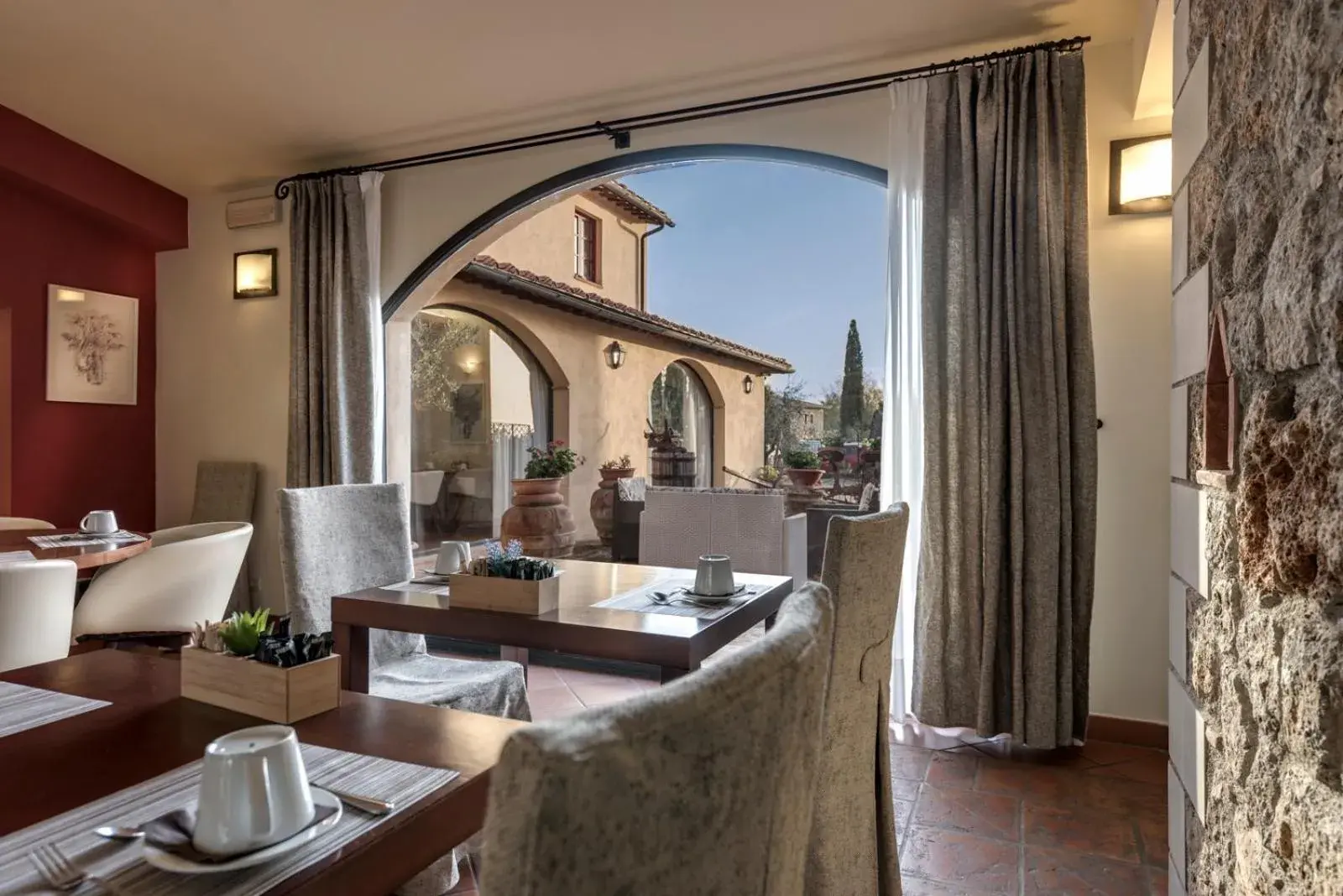 Lounge or bar in Hotel & Restaurant Casolare Le Terre Rosse Lounge or bar in Hotel & Restaurant Casolare Le Terre Rosse