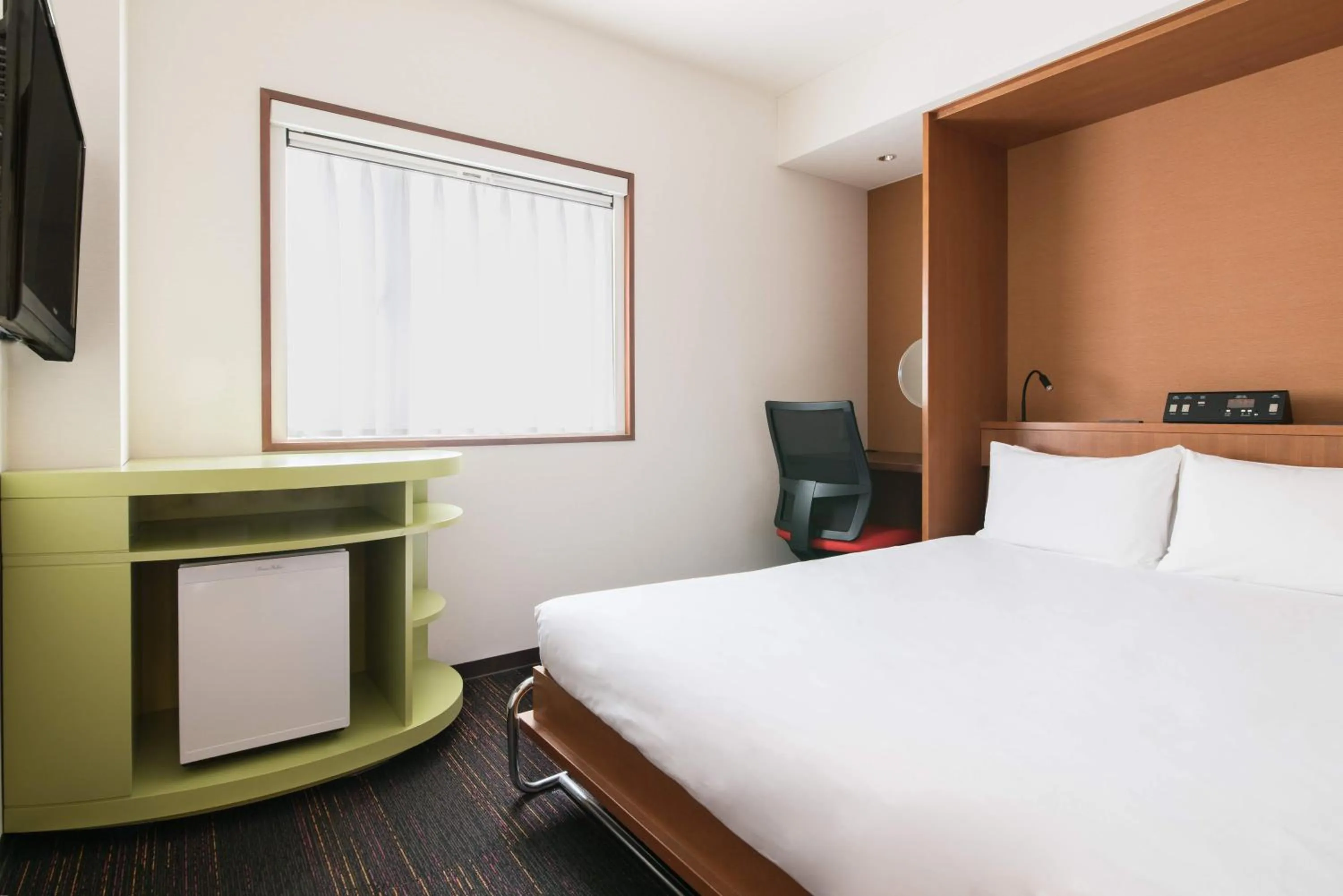 Bed in the b akasaka