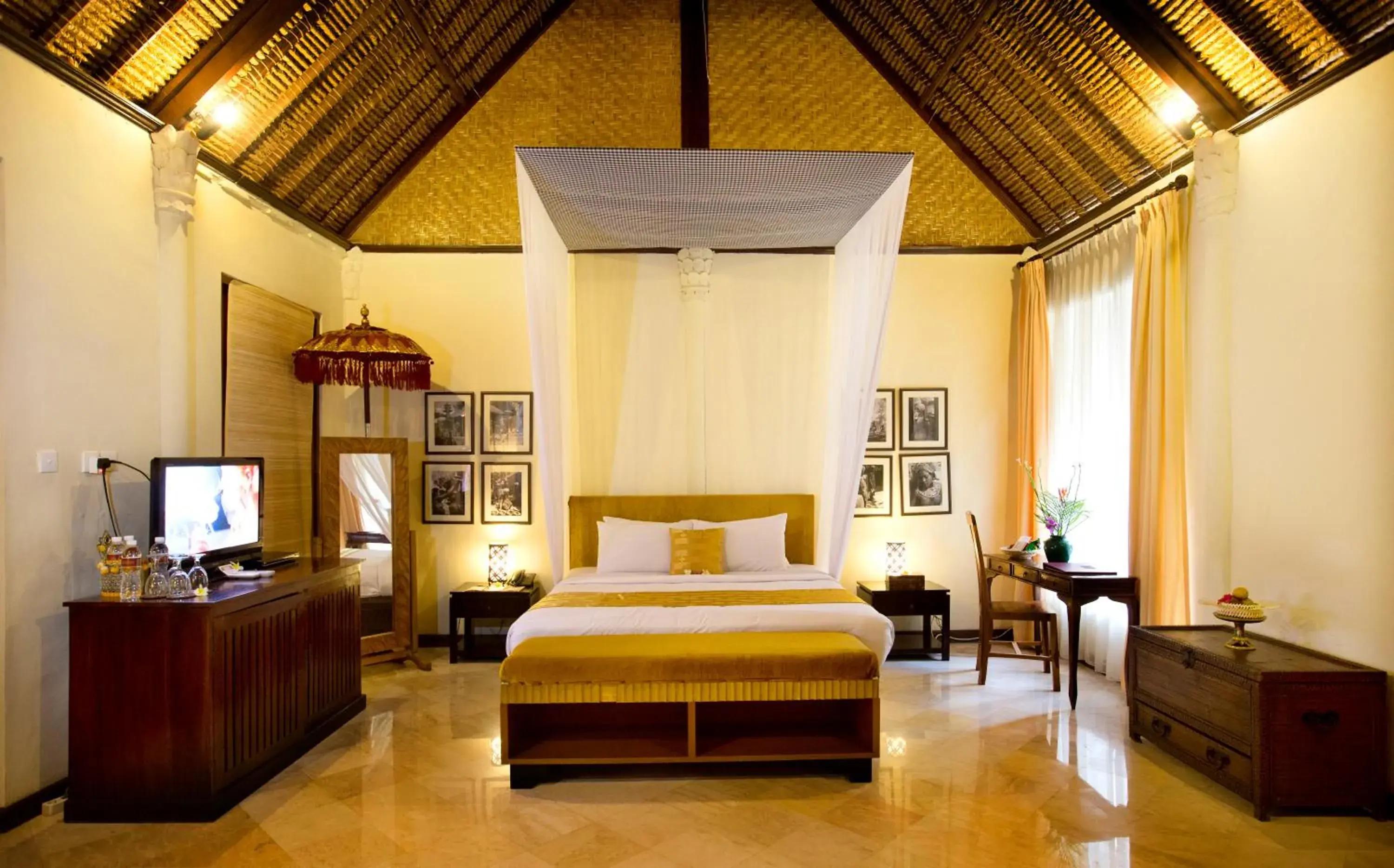 Family Room in The Mansion Resort Hotel & Spa Family Room in The Mansion Resort Hotel & Spa